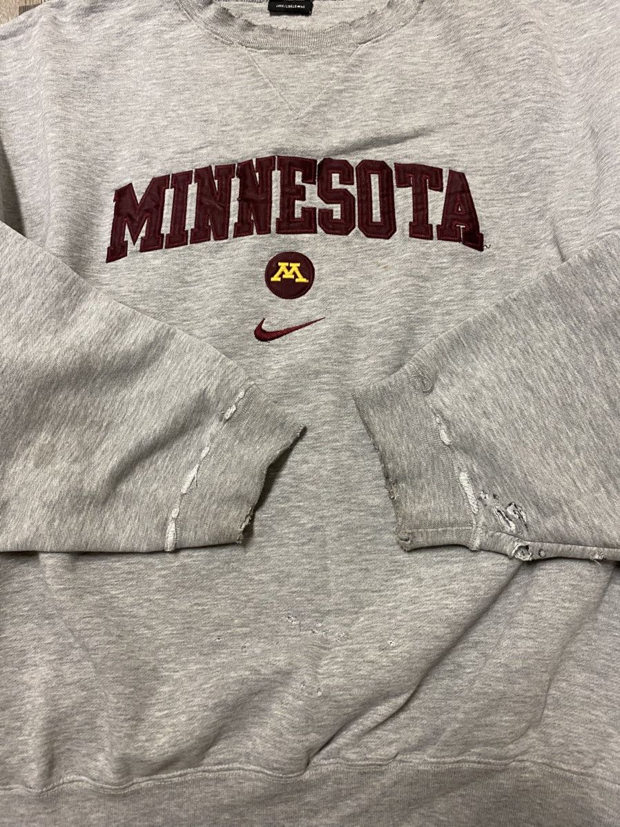Nike Vintage 90’s U of M Nike Center Swoosh Distressed Sweatshirt Size US XL / EU 56 / 4 - 10 Thumbnail