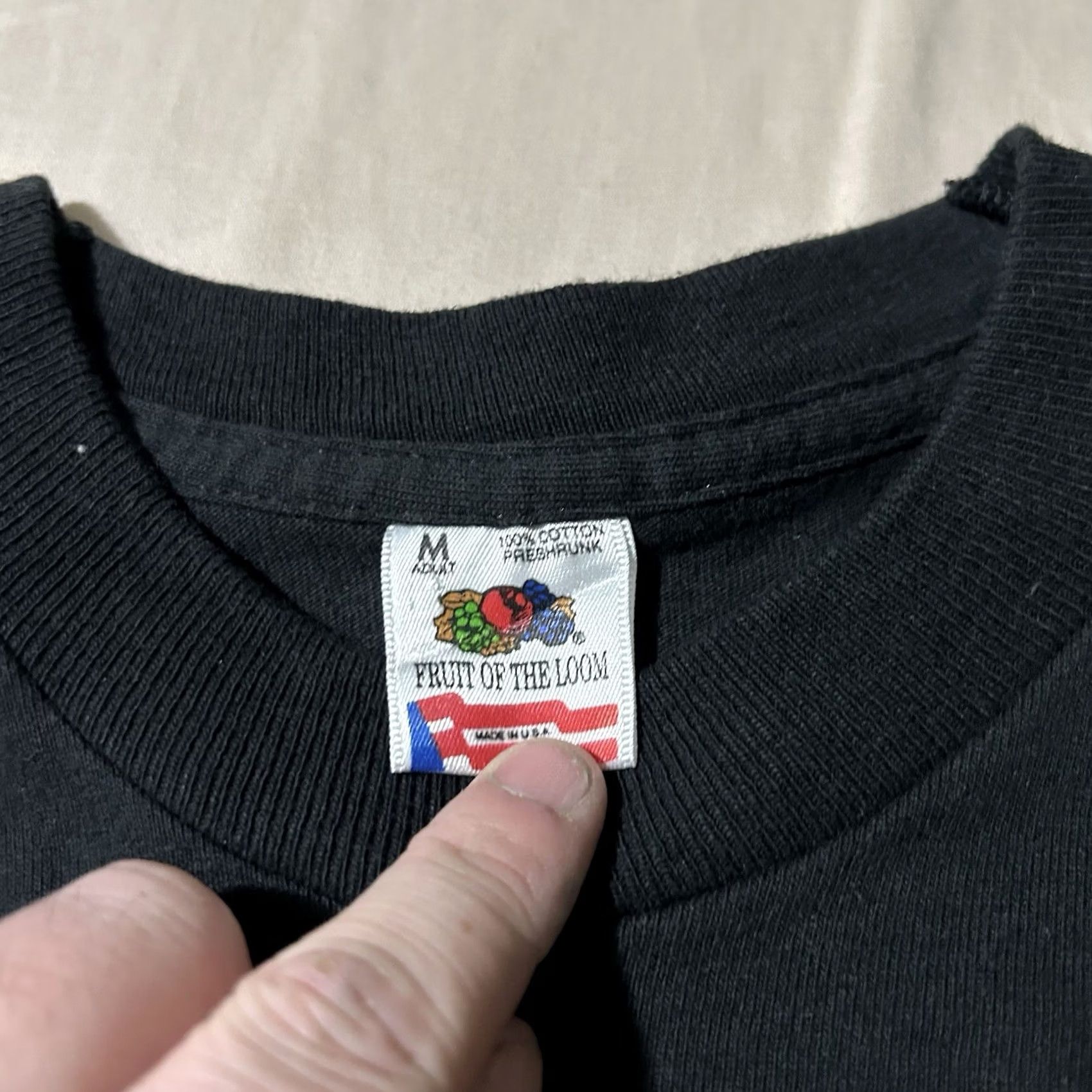 Fruit Of The Loom VINTAGE Alabama On Tour Since 1980 Country Band Shirt M Black Mens 90s T-Shirt Size US M / EU 48-50 / 2 - 3 Thumbnail