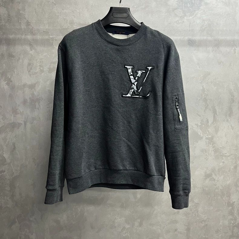 Louis Vuitton Dark grey ski collection monogrammed logo pr