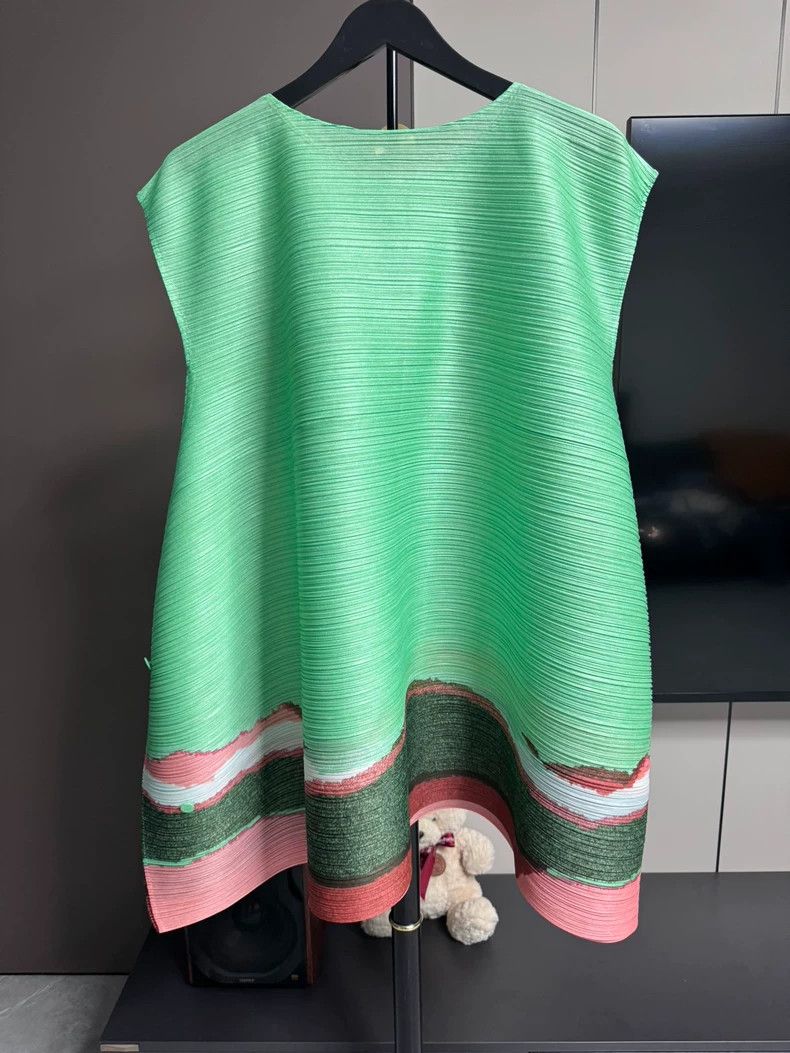 Other Issey Miyake size:3 Green medium-length pleated horizontal Size S / US 4 / IT 40 - 2 Thumbnail