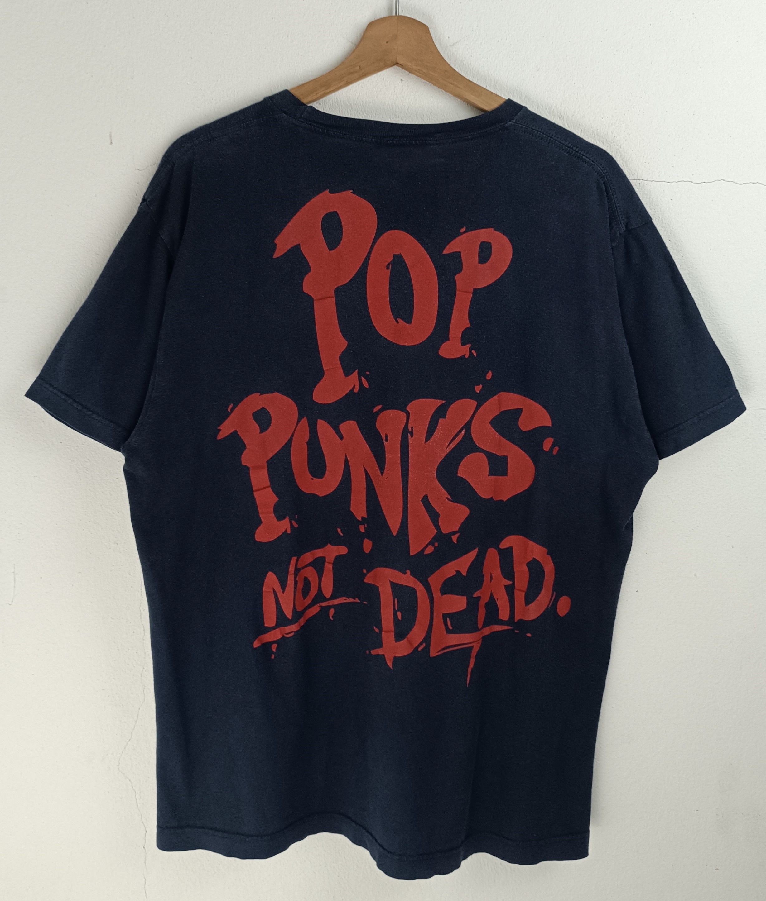 Band Tees VINTAGE NEW FOUND GLORY POP PUNKS NOT DEAD TEE 41 182 Size US L / EU 52-54 / 3 - 3 Thumbnail