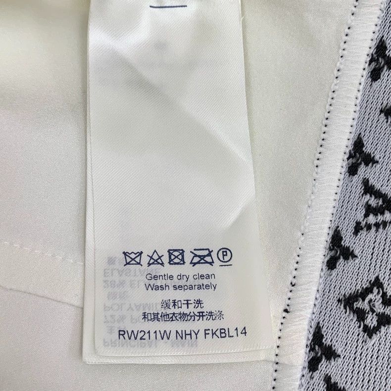 Louis Vuitton Louis Vuitton White logo with logo on the hem, short sleev Size XXS / US 00 / IT 34 - 6 Thumbnail