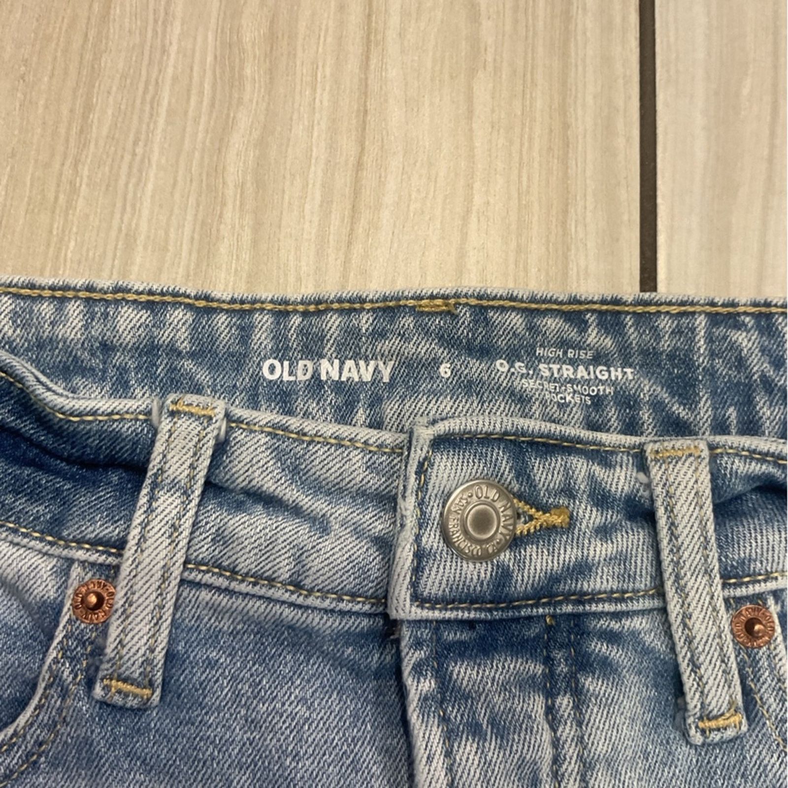 Old Navy Old Navy High Rise Denim Blue Jean Shorts Size 28" / US 6 / IT 42 - 3 Thumbnail