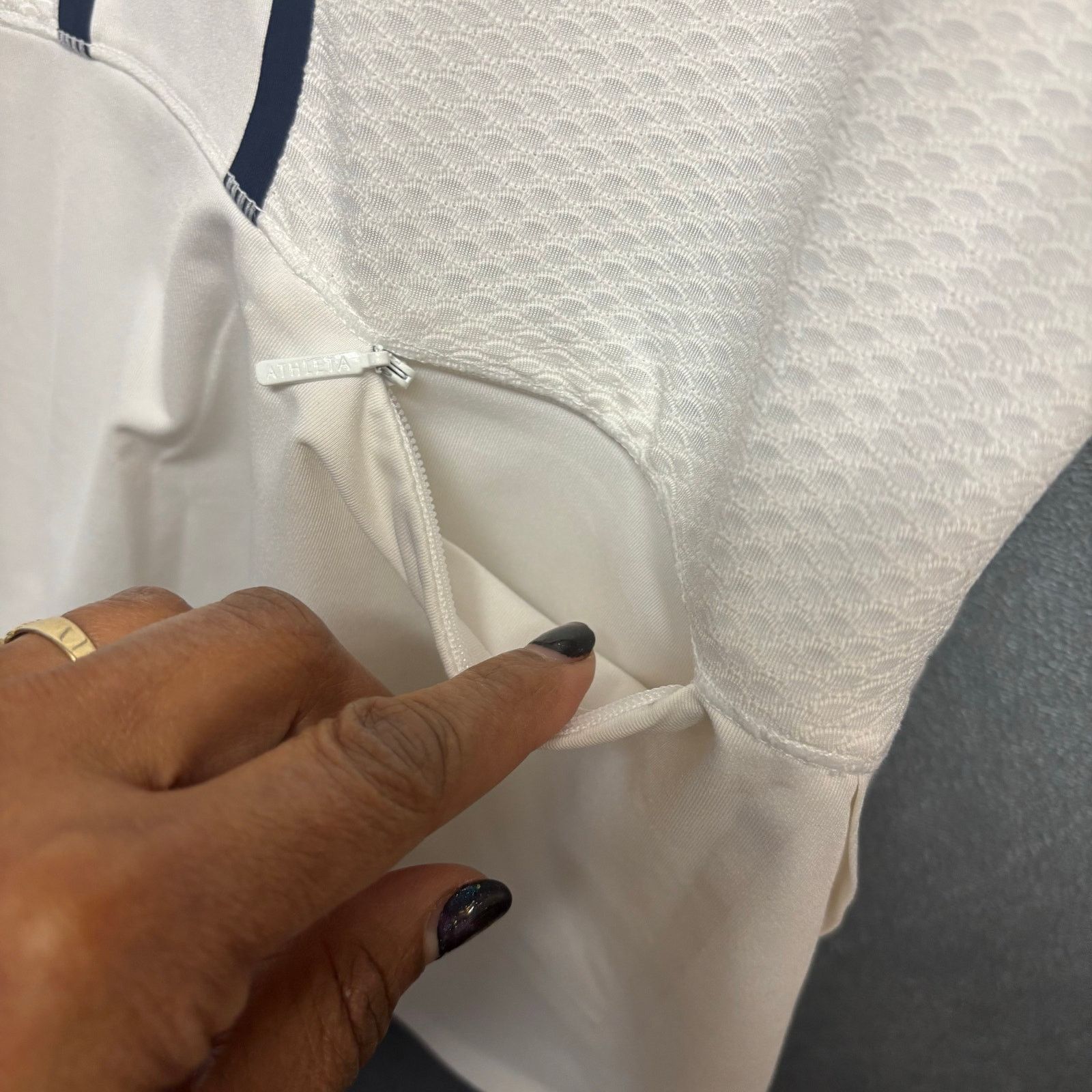 Athleta Athleta White Performance Mesh Running Top Short Sleeve Med Size M / US 6-8 / IT 42-44 - 13 Thumbnail