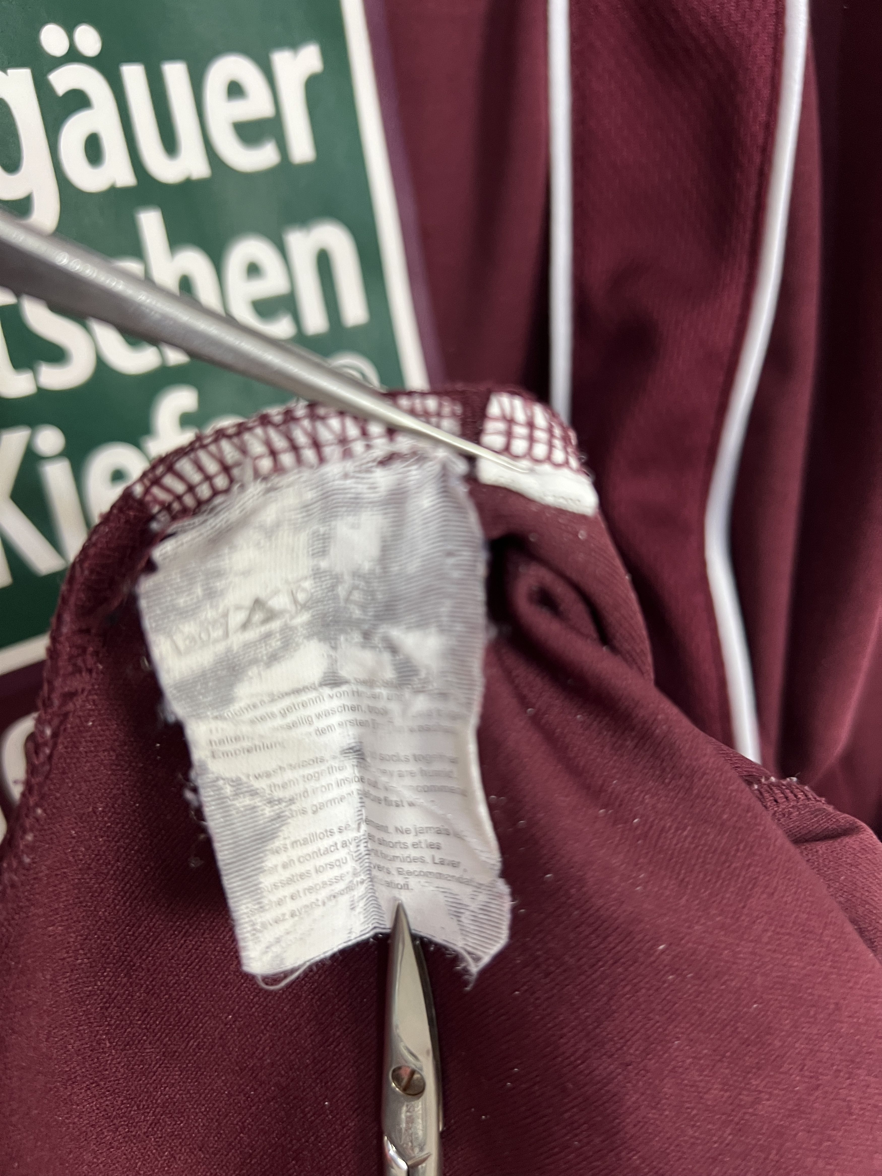 Reebok Vintage Reebok Liverpool Football Sweatshirt Soccer Crewneck Size US M / EU 48-50 / 2 - 9 Thumbnail
