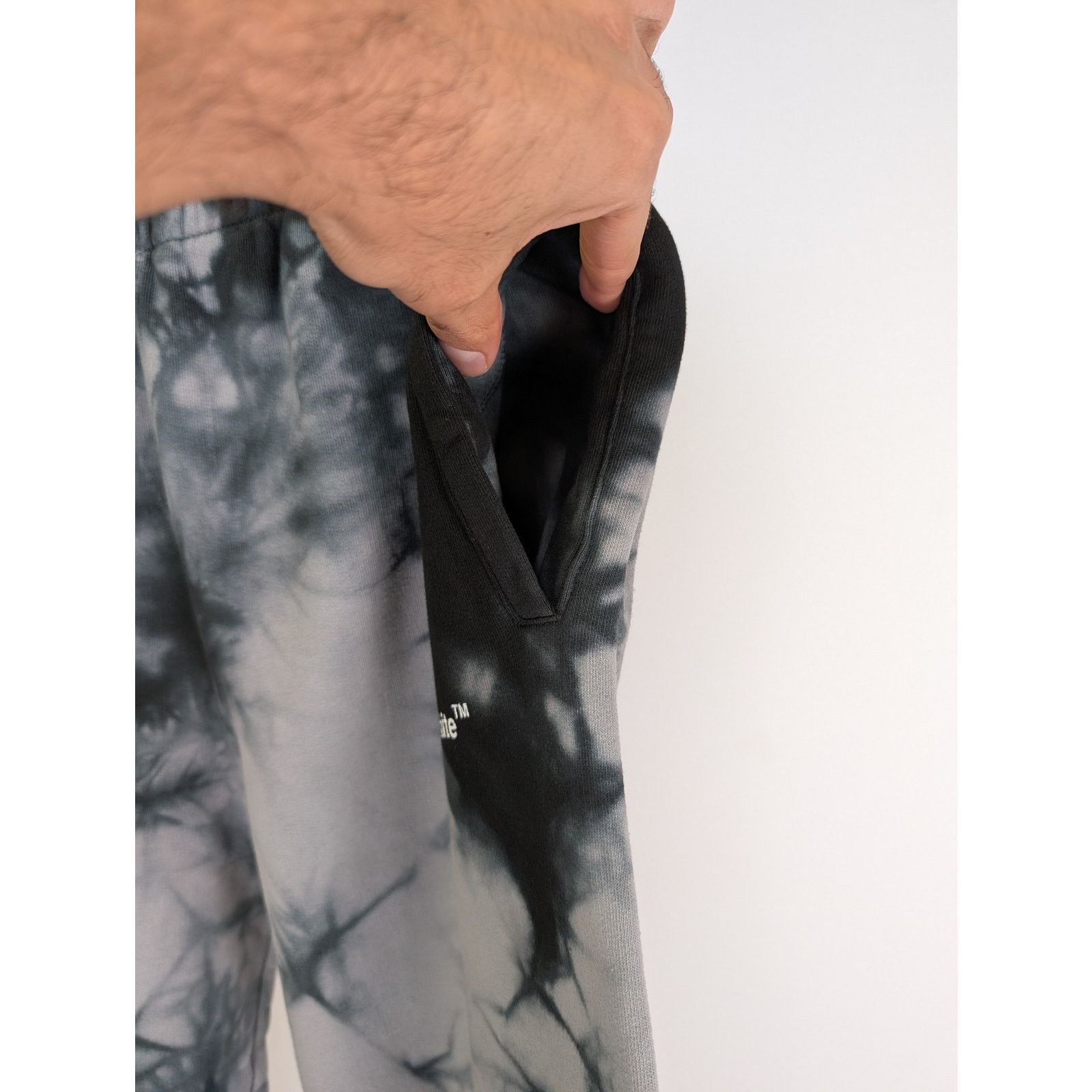 Off-White o1rshd1 Diag Tie Dye Slim Sweatpant Warm in Grey/White Size US 30 / EU 46 - 6 Thumbnail