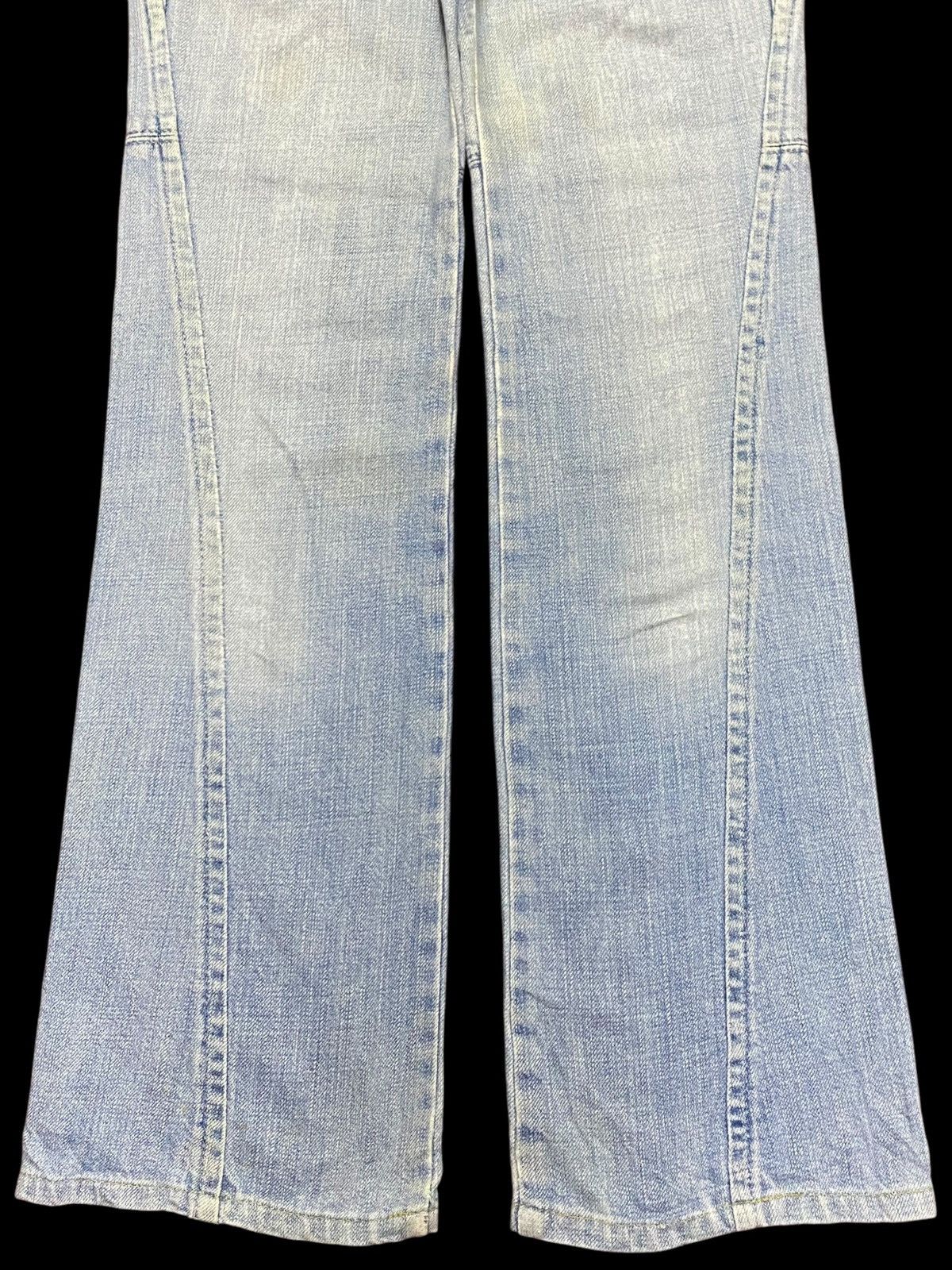 Japanese Brand Vintage Nouvelle Aggressive Woman Faded Flare Jeans Size 28" / US 6 / IT 42 - 5 Thumbnail