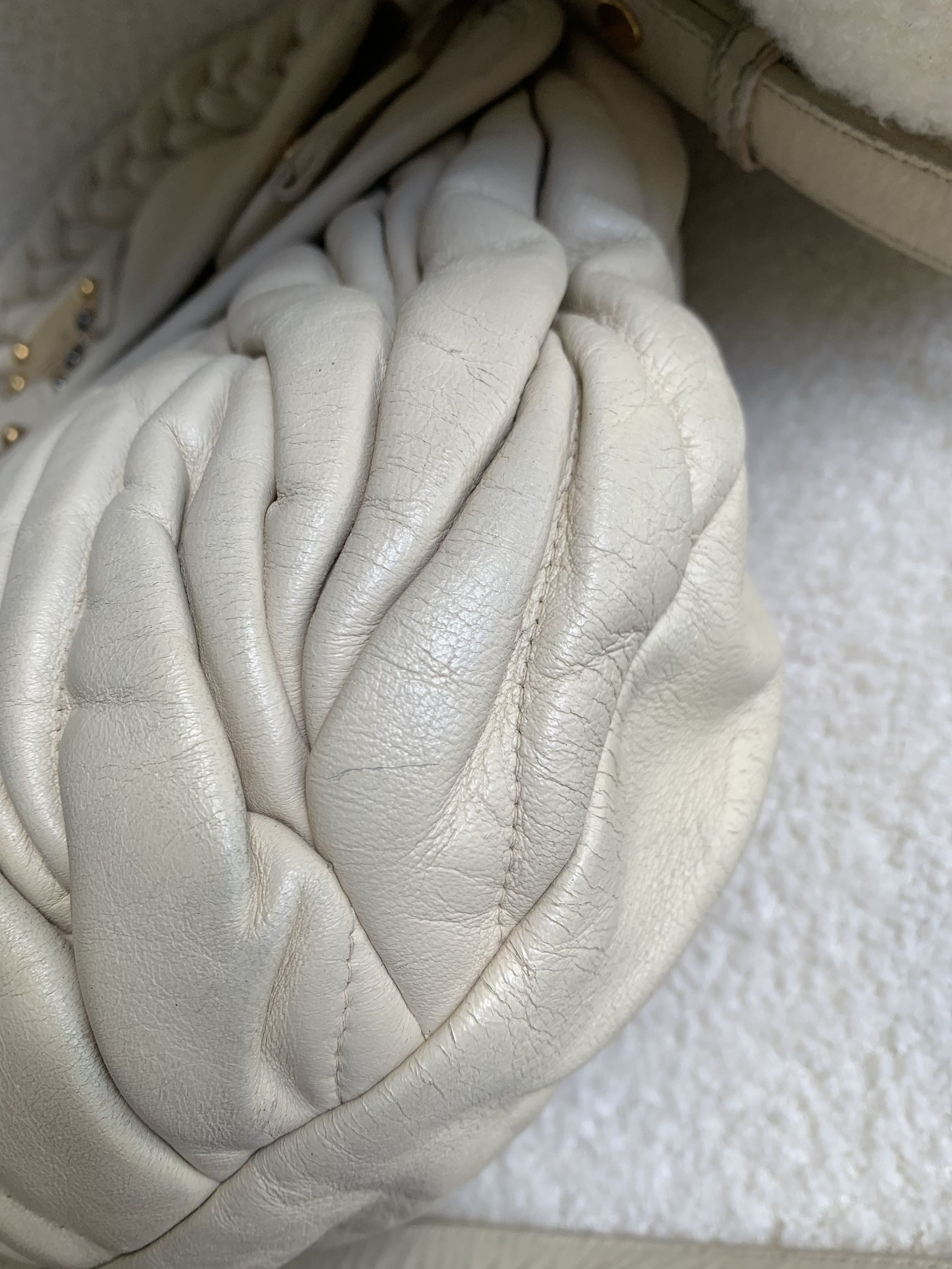 Miu Miu Miu Miu Matelassé Coffer 2 Ways Bag White Size ONE SIZE - 15 Thumbnail