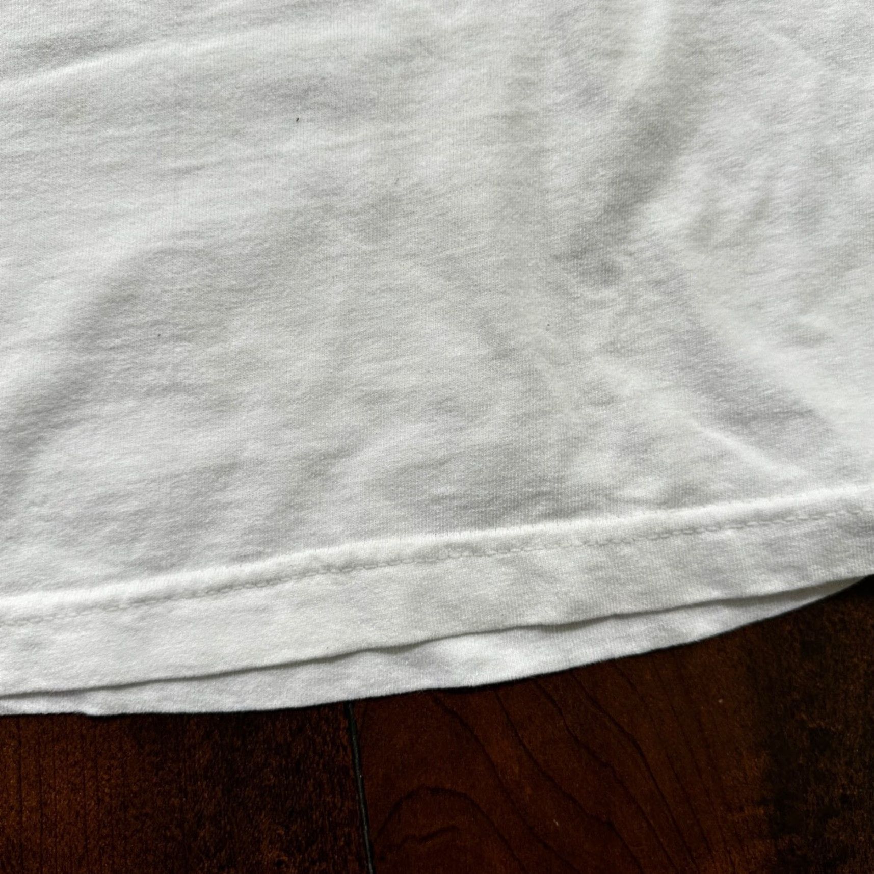 Rains VINTAGE Jacksonville Oregon Smile at Rain T Shirt Beth Logan Art PDX Umbrella Sad XL White Mens T-Shirt 70s 80s 90s Size US XL / EU 56 / 4 - 5 Thumbnail