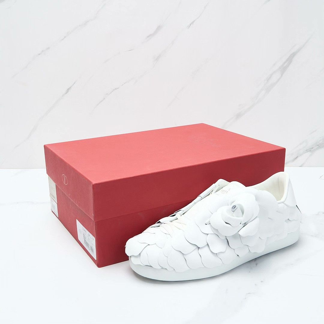 Valentino Valentino Men's 3D Petal White Sneakers Size US 7 / EU 40 - 1 Thumbnail