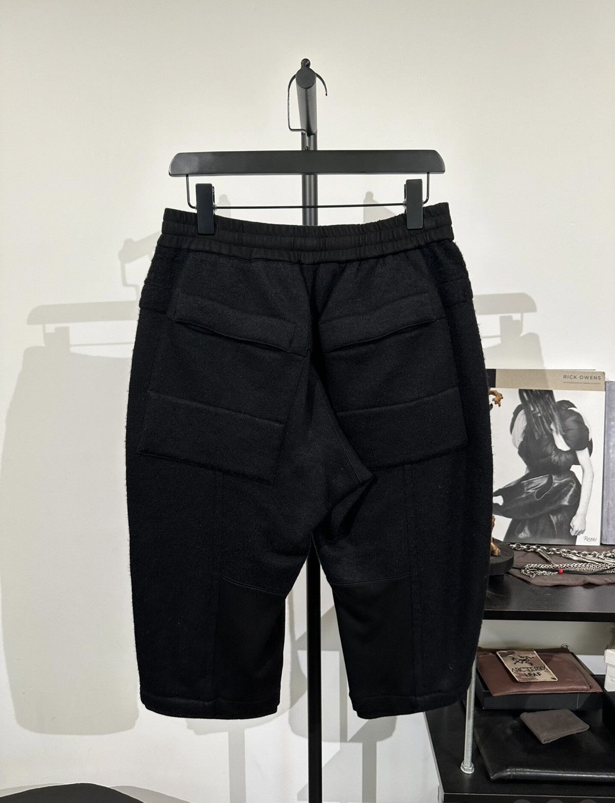 Julius Julius_7 Wool Blend Elastic-Waist Shorts / Cropped Pants Size US 32 / EU 48 - 2 Thumbnail