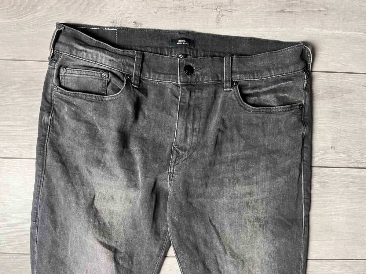 True Religion True Religion Rocco relaxed skinny jeans size 36 Size US 36 / EU 52 - 3 Thumbnail