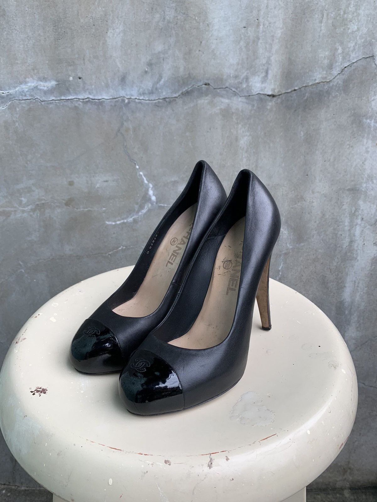 Chanel CC Patent Toe Pumps Size US 7 / IT 37 - 4 Thumbnail