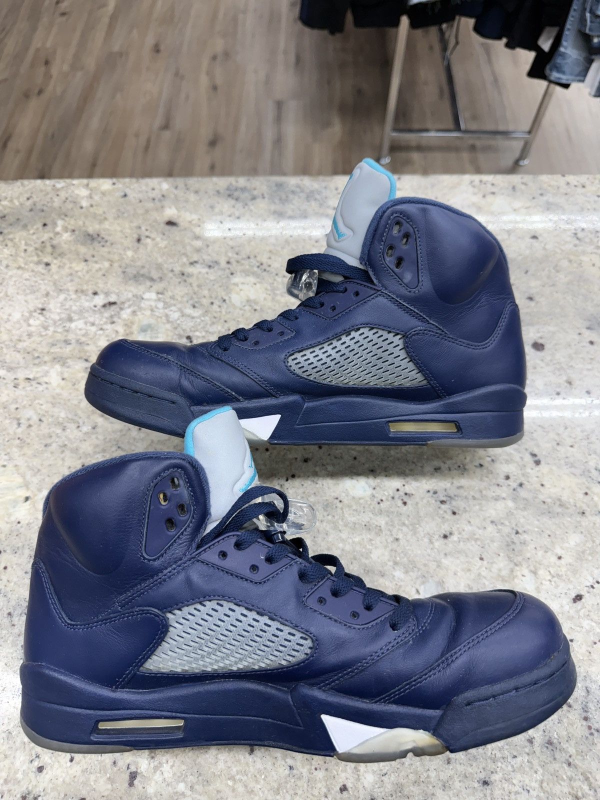 Jordan Brand Air Jordan Retro 5 Pre-Grapes Size US 13 / EU 46 - 2 Thumbnail