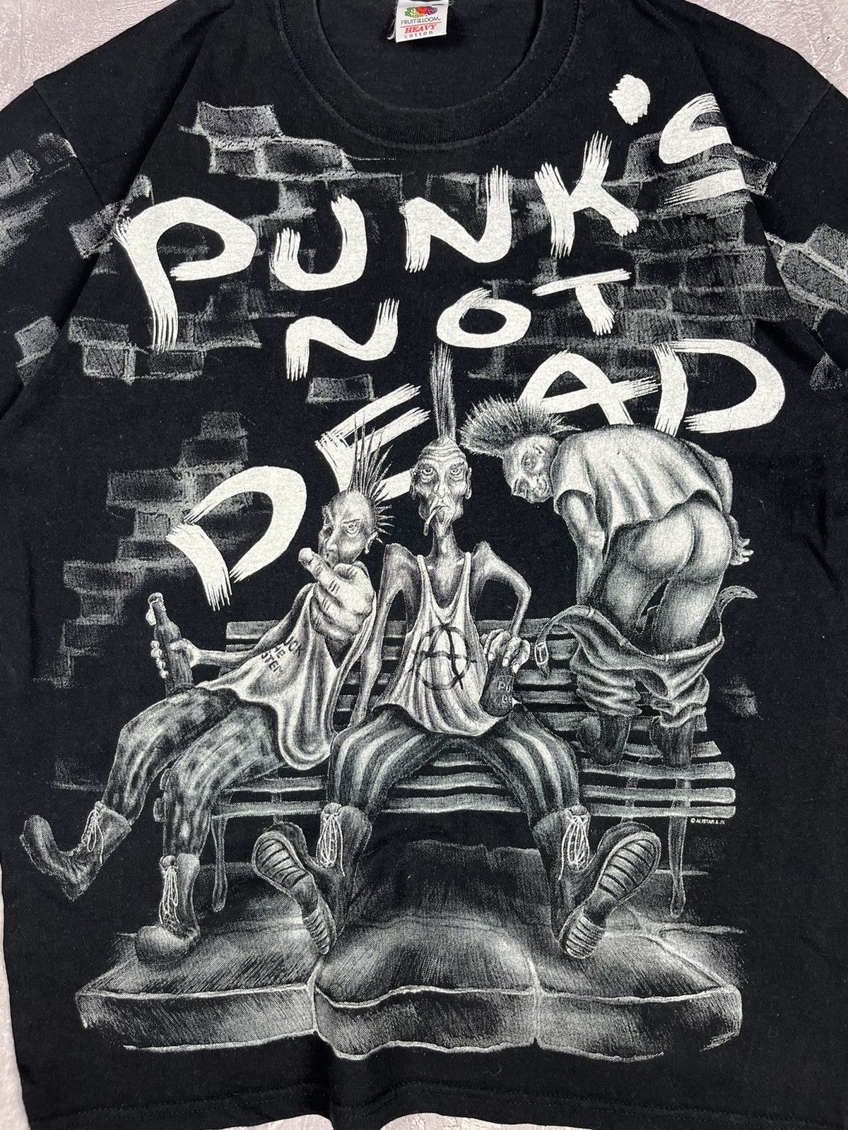Band Tees Vintage Anarchy Punk’s Not Dead Big Logo T-Shirt Size US L / EU 52-54 / 3 - 3 Thumbnail