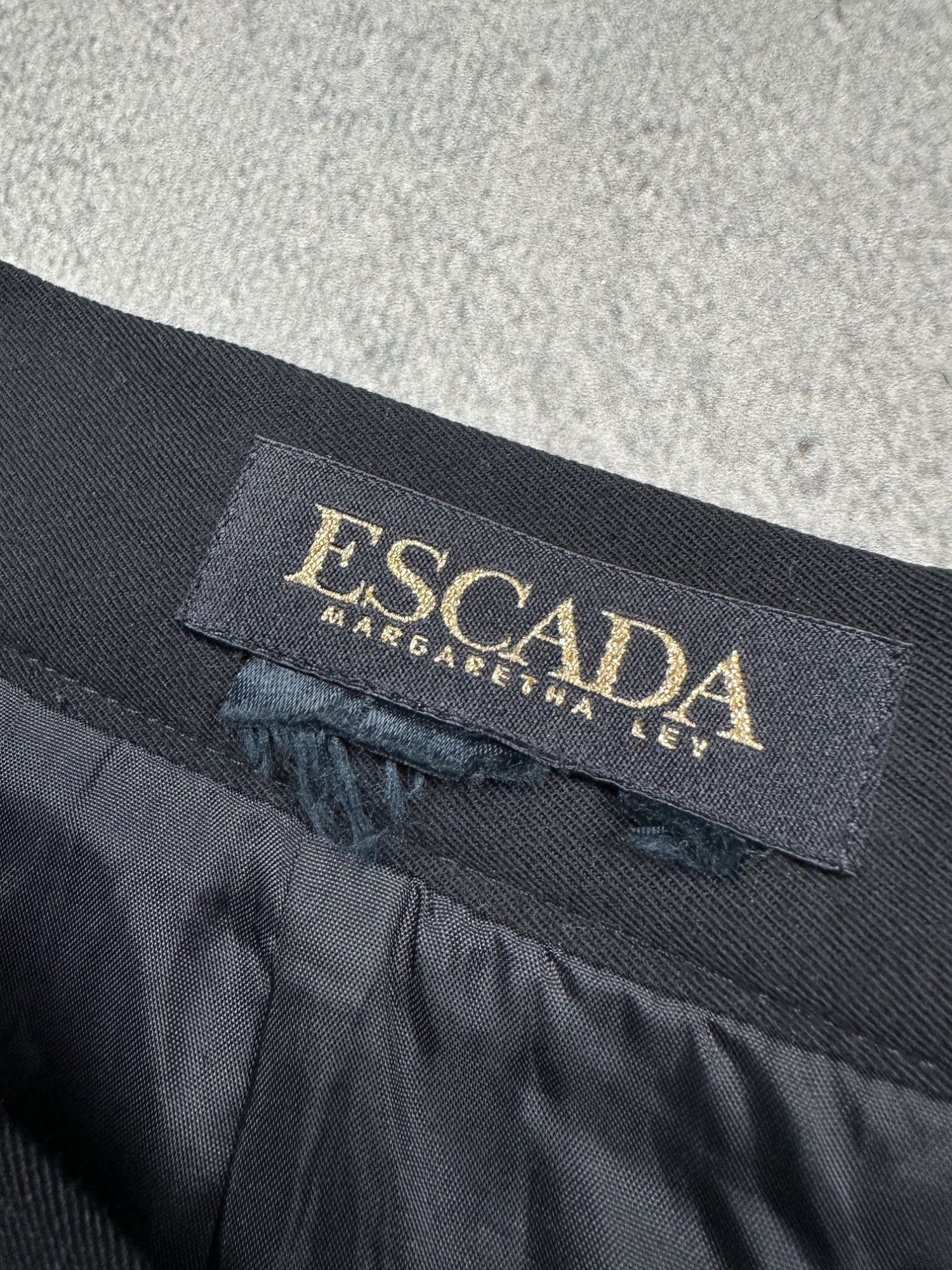 Escada Vintage Escada Virgin Wool Pencil Midi Skirt Black Archive Size 33" - 3 Thumbnail
