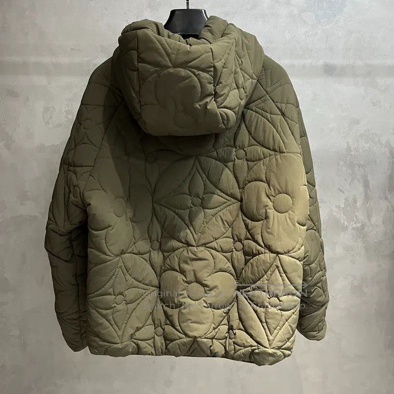 Louis Vuitton Louis Vuitton Green solid floral quilted hooded jacket Size US M / EU 48-50 / 2 - 4 Thumbnail