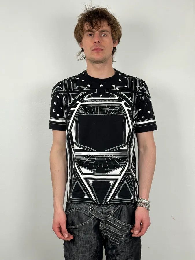 Givenchy SS2016 Givenchy Black Geometric Print T-Shirt by Riccardo Tisci Size US M / EU 48-50 / 2 - 2 Thumbnail