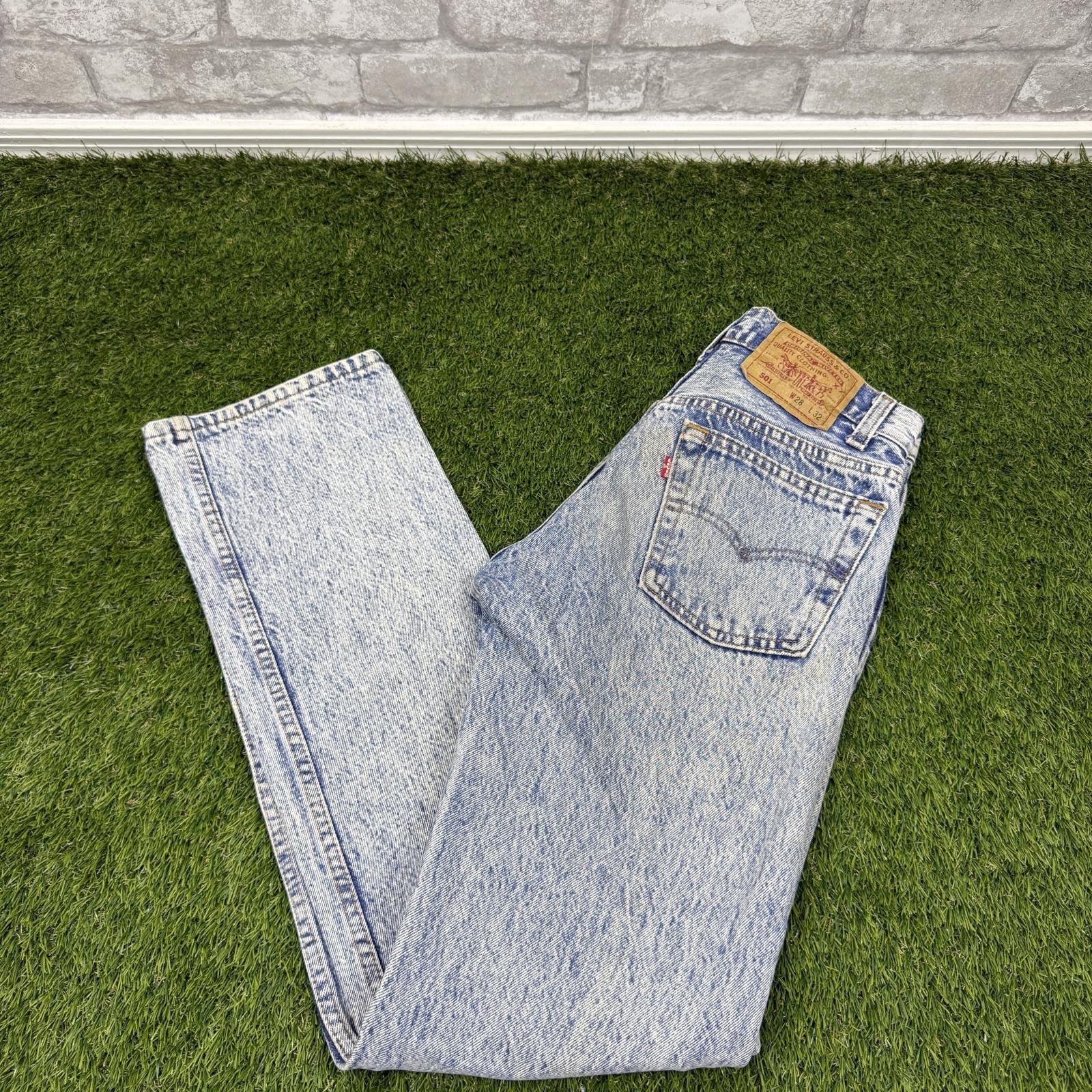 Levi's Vintage Levi's 501 Light Wash Button Fly Jeans Size ONE SIZE - 1 Thumbnail