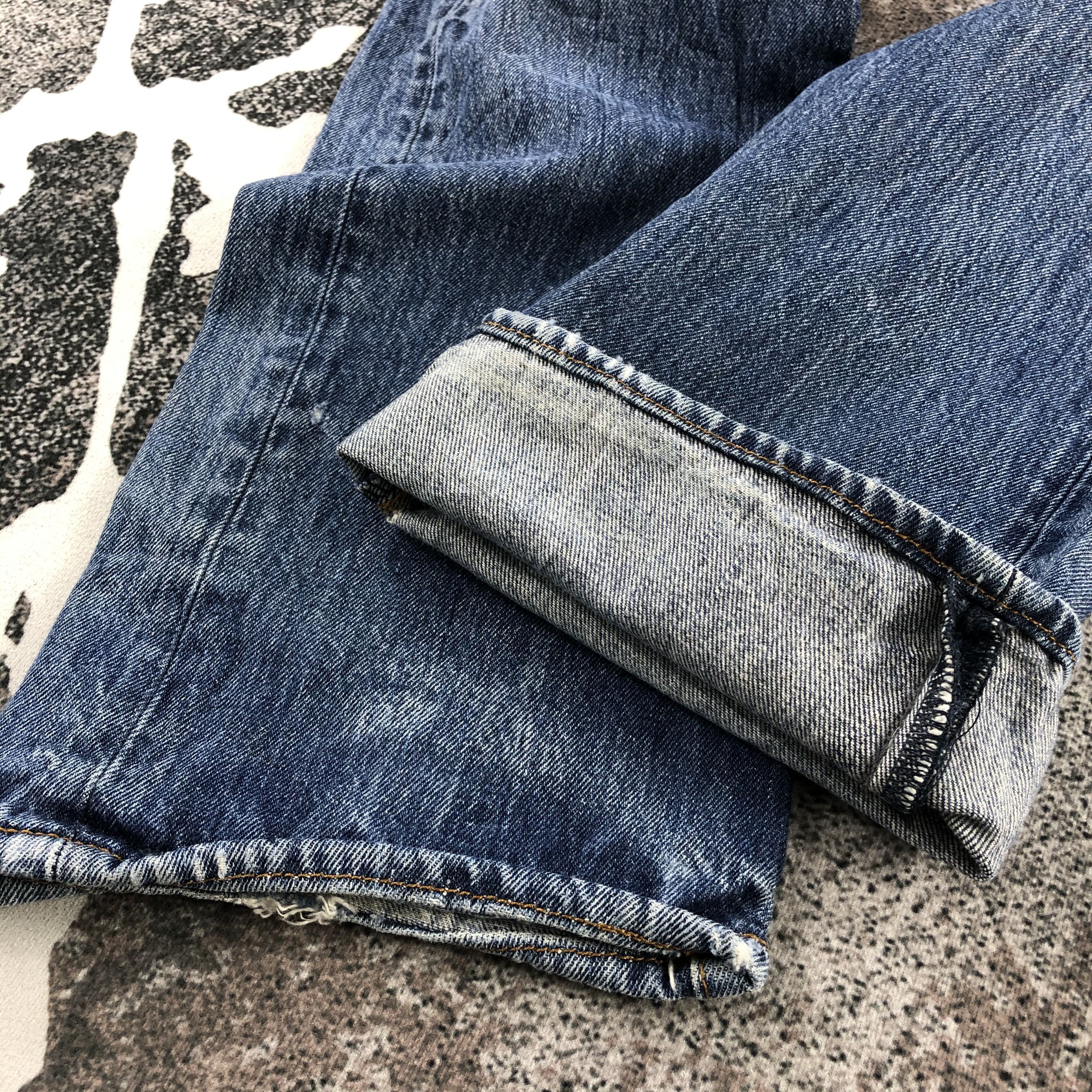 Levi's Vintage Levis 501 Jeans Blue Wash Denim KJ937 Size US 34 / EU 50 - 7 Thumbnail