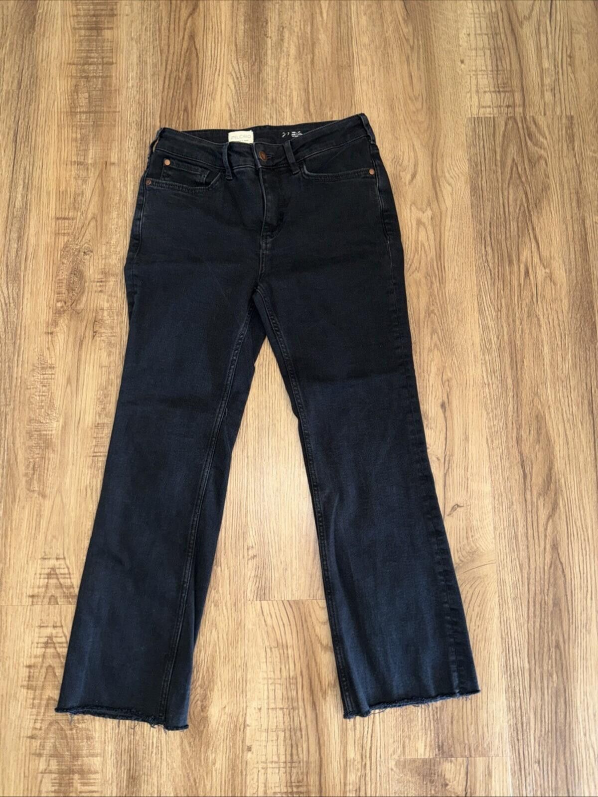 Other Pilcro The Yaya Jeans Black Frayed Hem Cropped Anthropologie Size 27" / US 4 / IT 40 - 1 Thumbnail