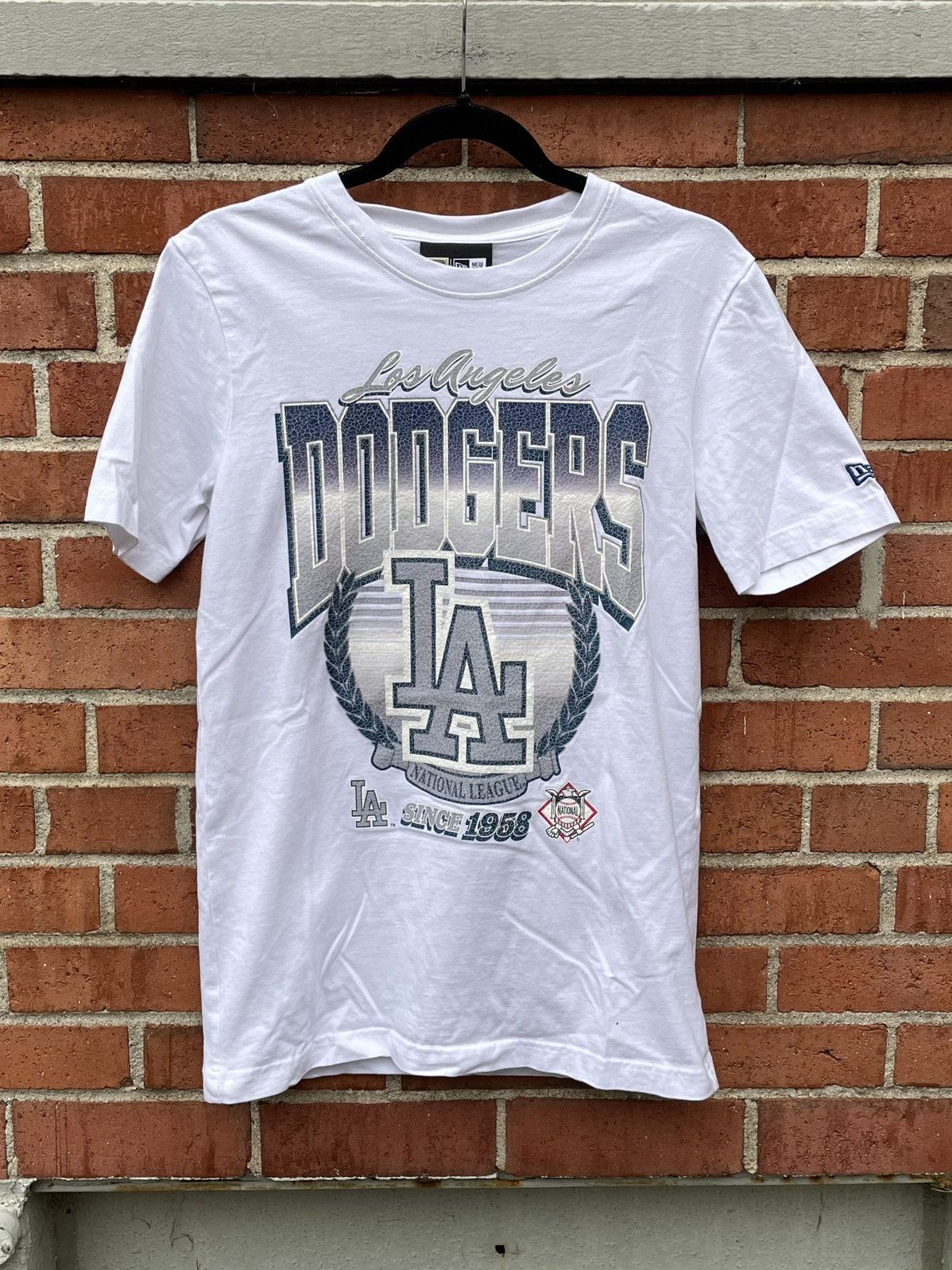 Vintage MAJOR LEAGUE BASEBALL Mlb Hideo Nomu Los Angeles Dodgers Big Logo Spell Out White store Tee