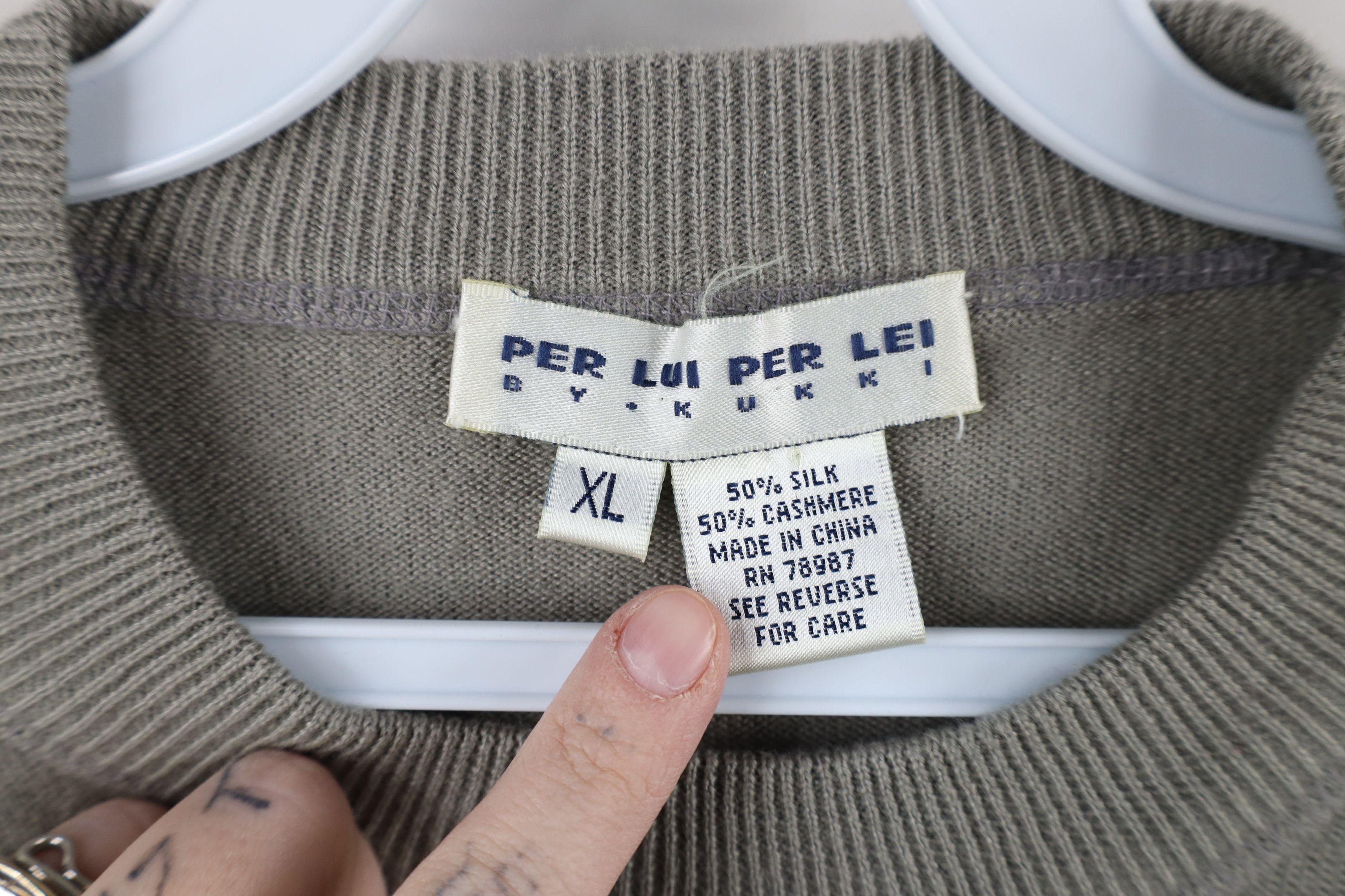 Vintage Vintage 90s Streetwear Silk Cashmere Blend Knit Sweater Gray Size US XL / EU 56 / 4 - 6 Thumbnail