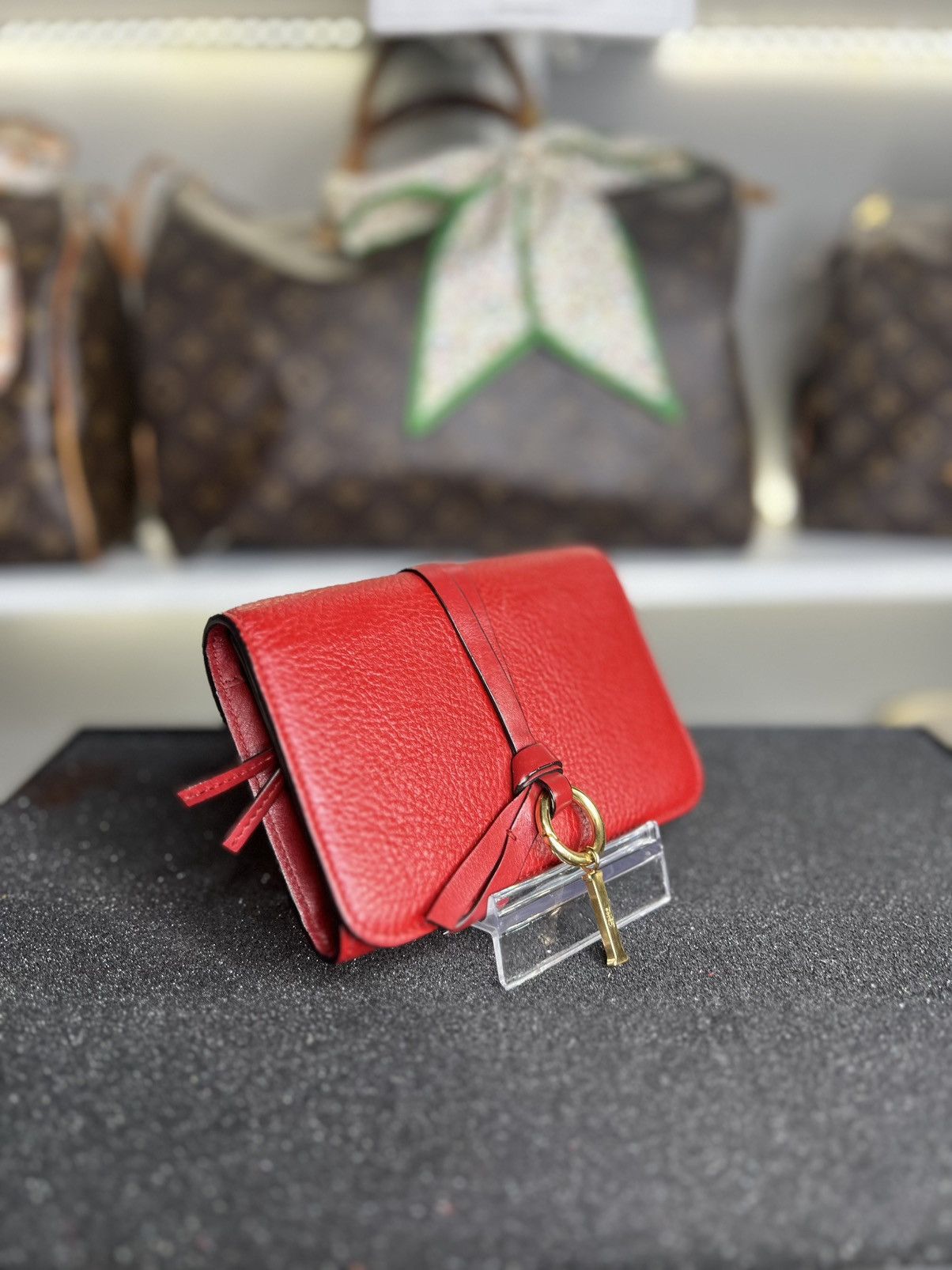 Chloe CHLOE Vintage Calfskin Alphabet Compact Size ONE SIZE - 2 Thumbnail
