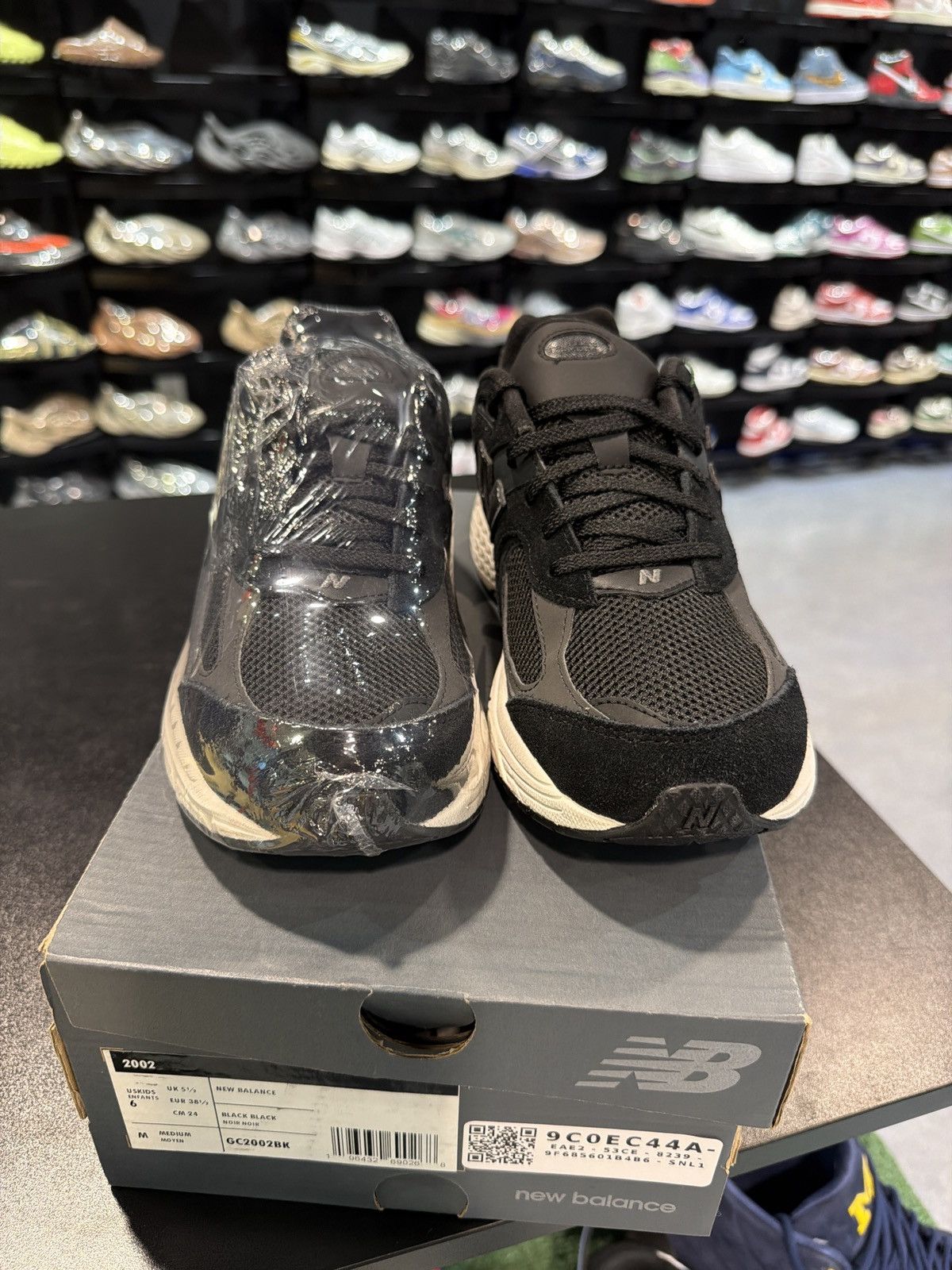 New Balance New Balance Black Size-6 Brand New Quick Shipping Size US 6 / EU 39 - 2 Thumbnail
