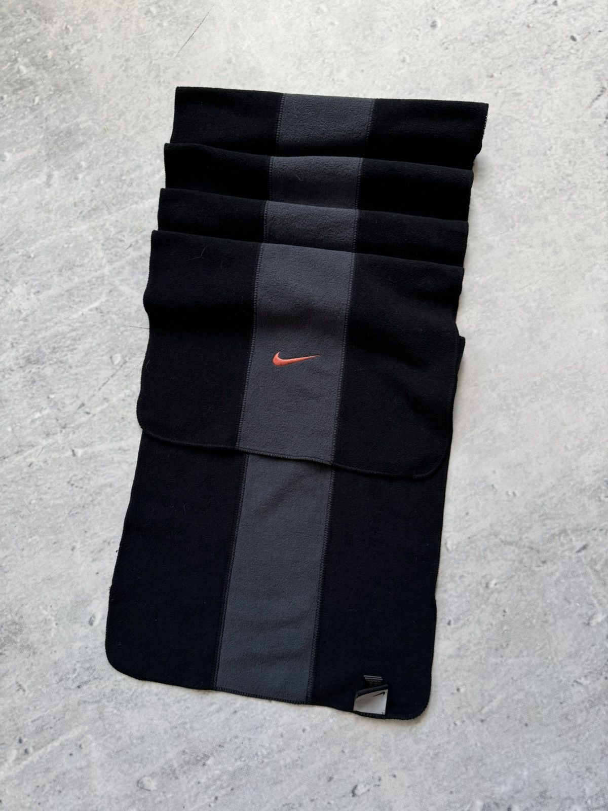 Nike Nike vintage scarf Y2K fleece outdoor Size ONE SIZE - 1 Thumbnail