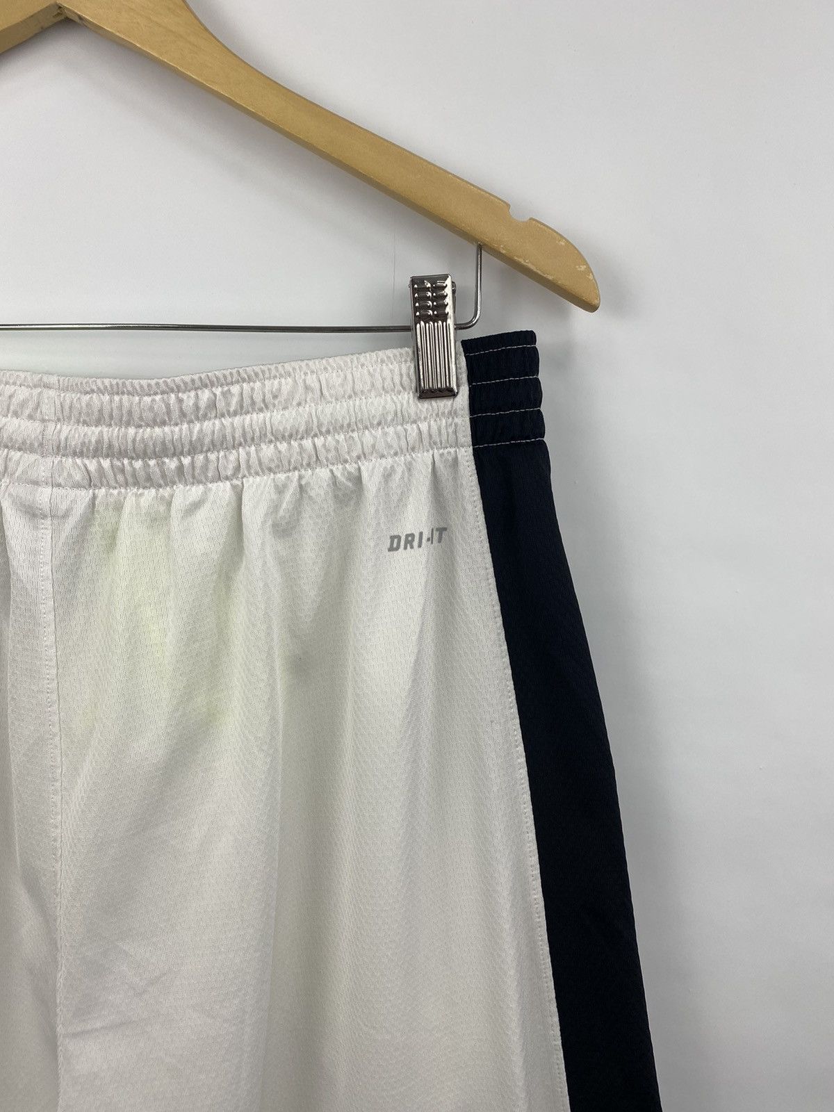 Nike 🇺🇸🏀 Vintage 90s Nike Basketball shorts Y2K Size US 34 / EU 50 - 8 Thumbnail