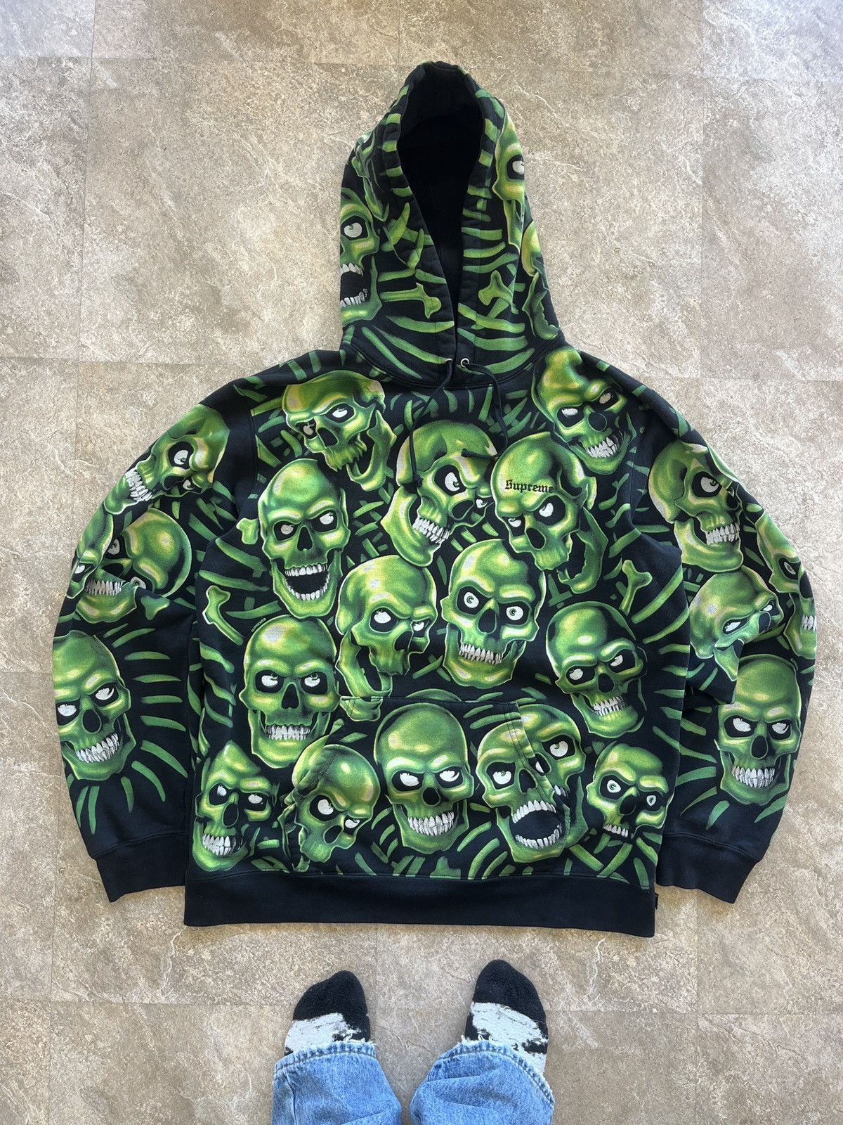 Supreme glow n Dark skull Hoodie authentic