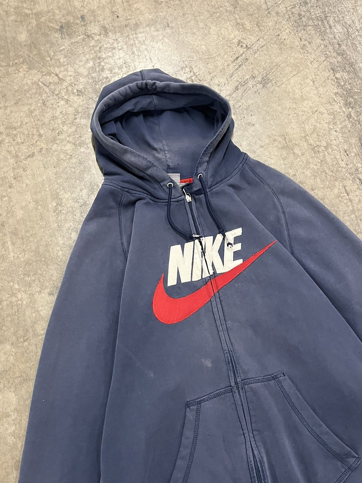 Nike × Vintage Nike y2k zip up hoodie boxy fit perfectly faded skater hype Size US XL / EU 56 / 4 - 4 Thumbnail