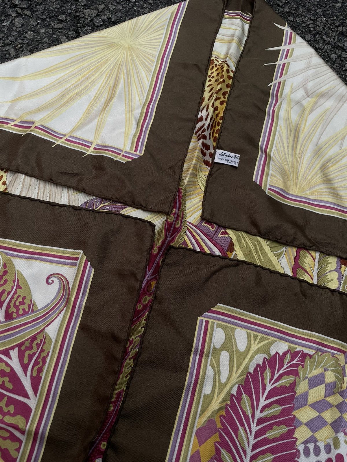 Salvatore Ferragamo Salvatore Ferragamo "Jungle Cats" | Silk Scarf Size ONE SIZE - 8 Thumbnail