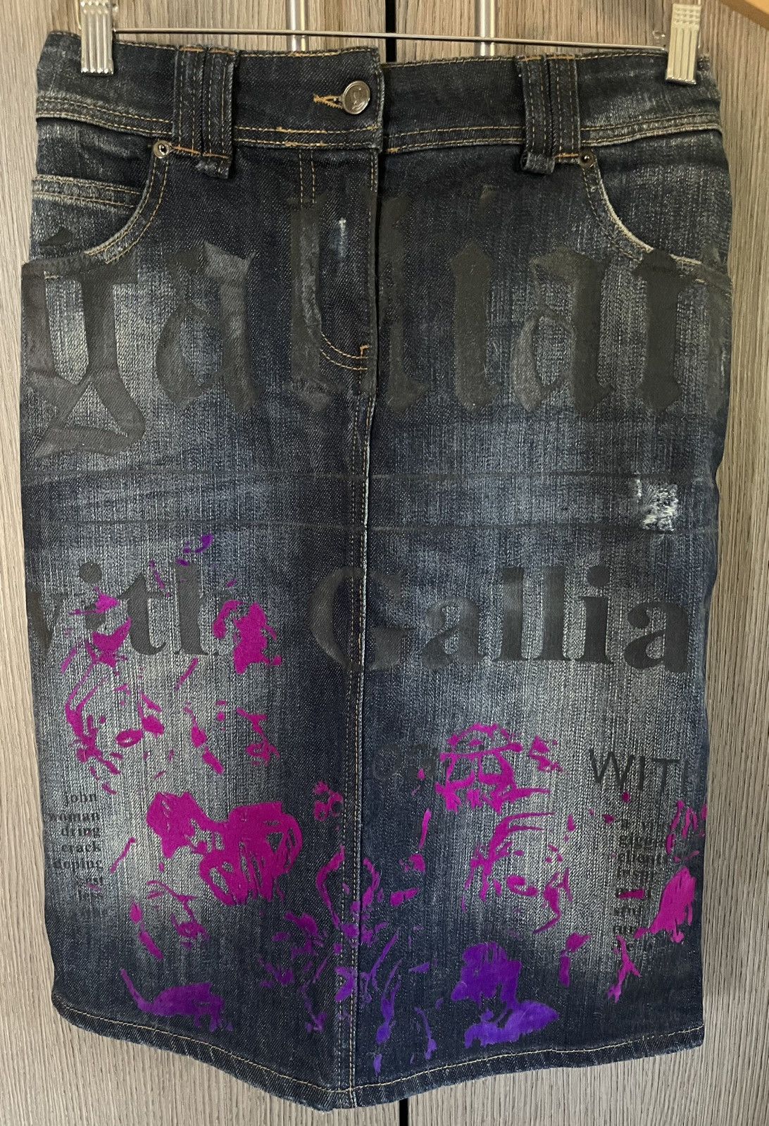 John Galliano Archival John Galliano Y2K Flocked Graffiti Denim Skirt Rare Size 30" / US 8 / IT 44 - 2 Thumbnail