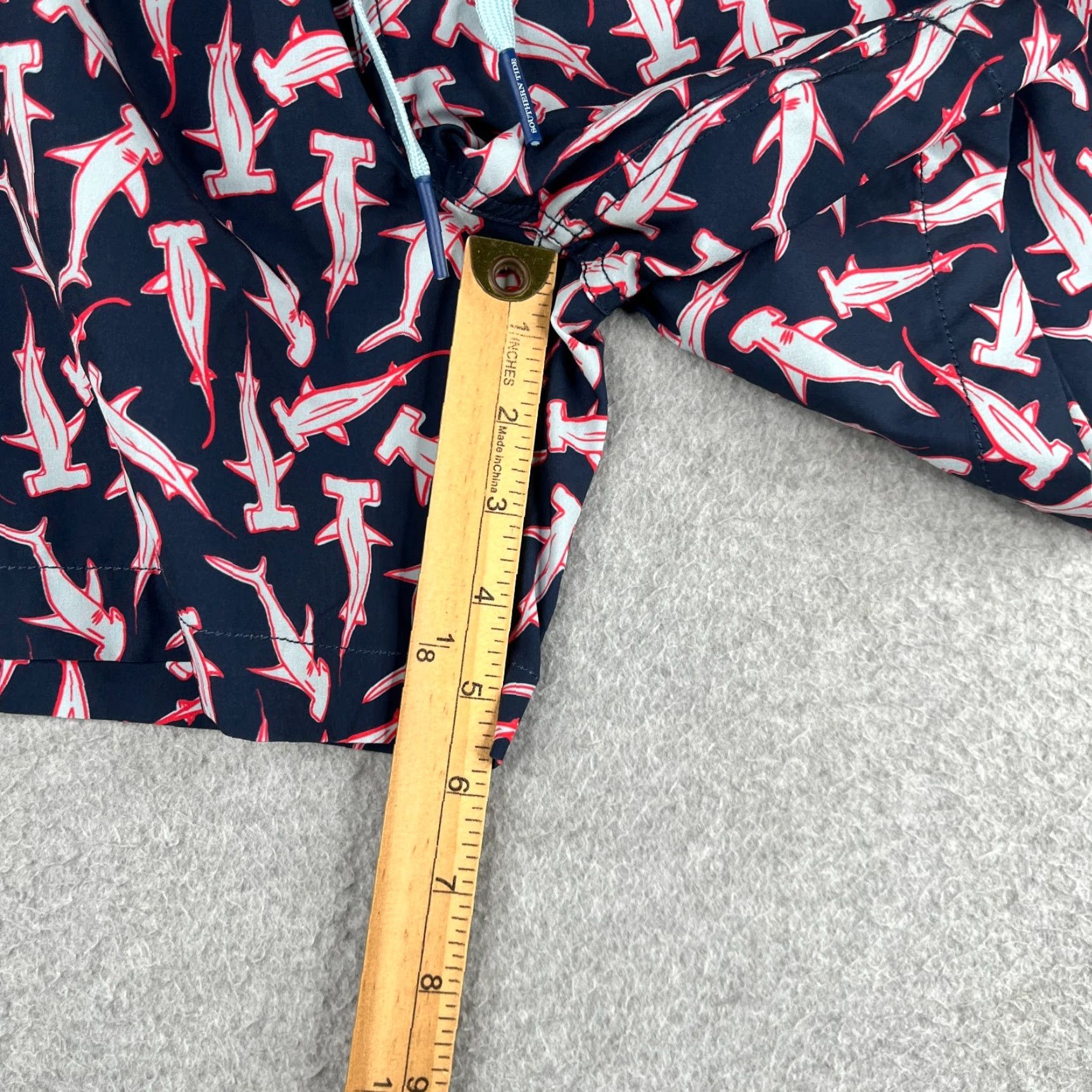 Southern Tide Southern Tide Bottom Mens M Navy Sharks Print Swim Trunks Drawstring Beach 90s? Size 40R - 3 Thumbnail