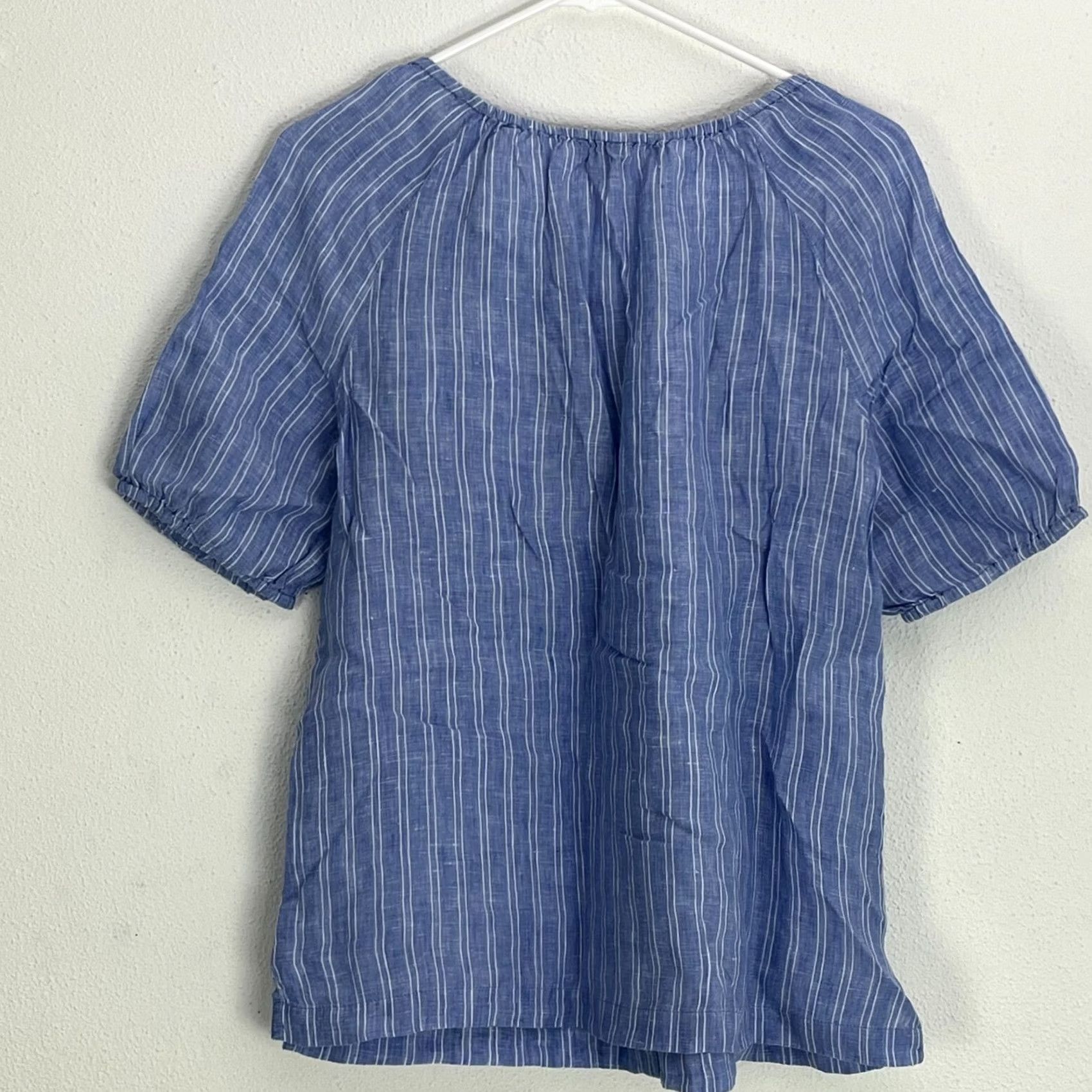 Talbots Talbots Top Women's Small Blue White Striped Linen Off Shoulder Button Front Shirt Womens Small Blue White Striped Linen Off Shoulder Button Front Size S / US 4 / IT 40 - 2 Thumbnail