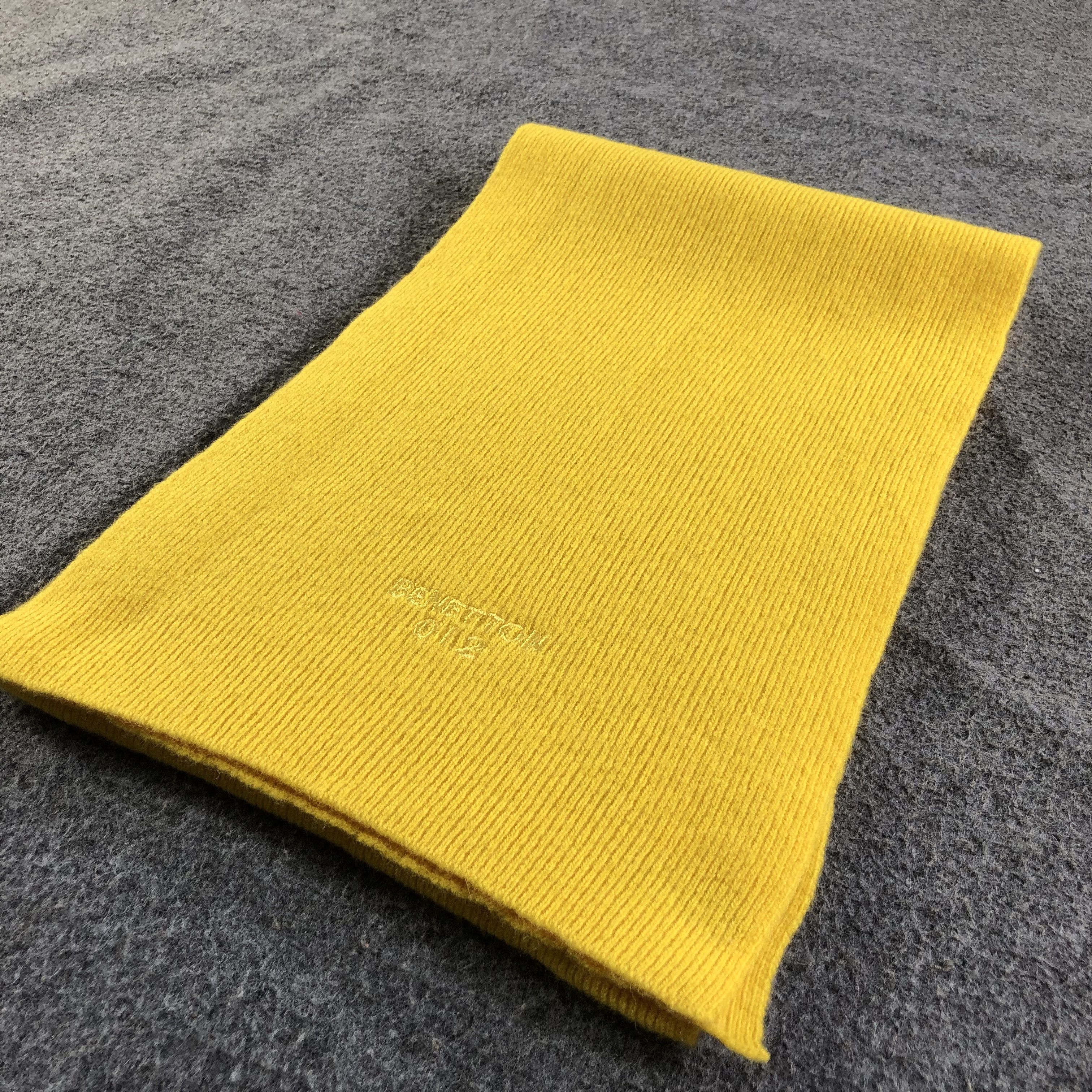 United Colors Of Benetton United Colors Of Benetton Yellow Wool Scarf Muffler V1821 Size ONE SIZE - 4 Thumbnail