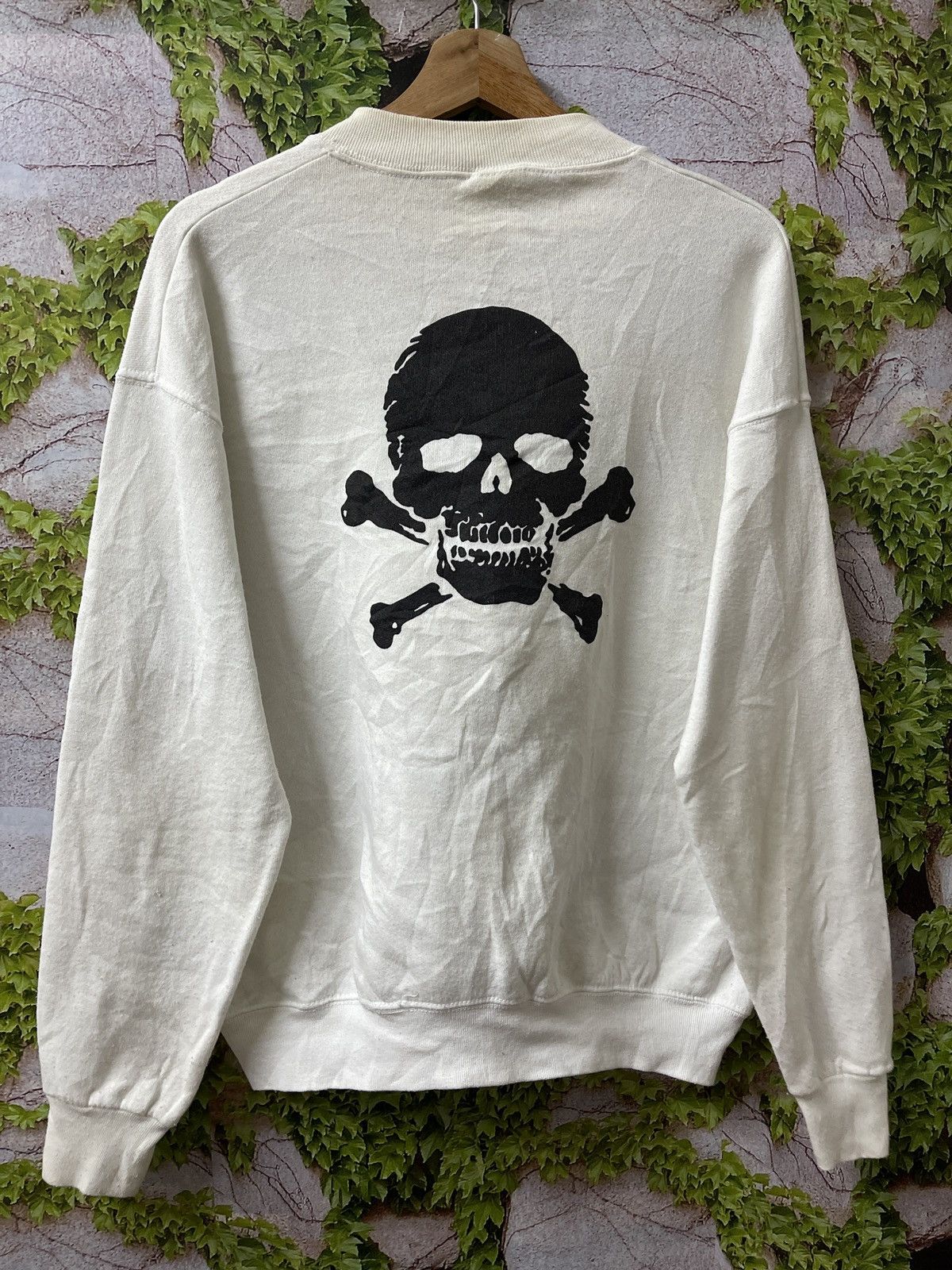 Japanese Brand VINTAGE Y2K SKULL CREWNECK VERY RARE Size US M / EU 48-50 / 2 - 1 Thumbnail