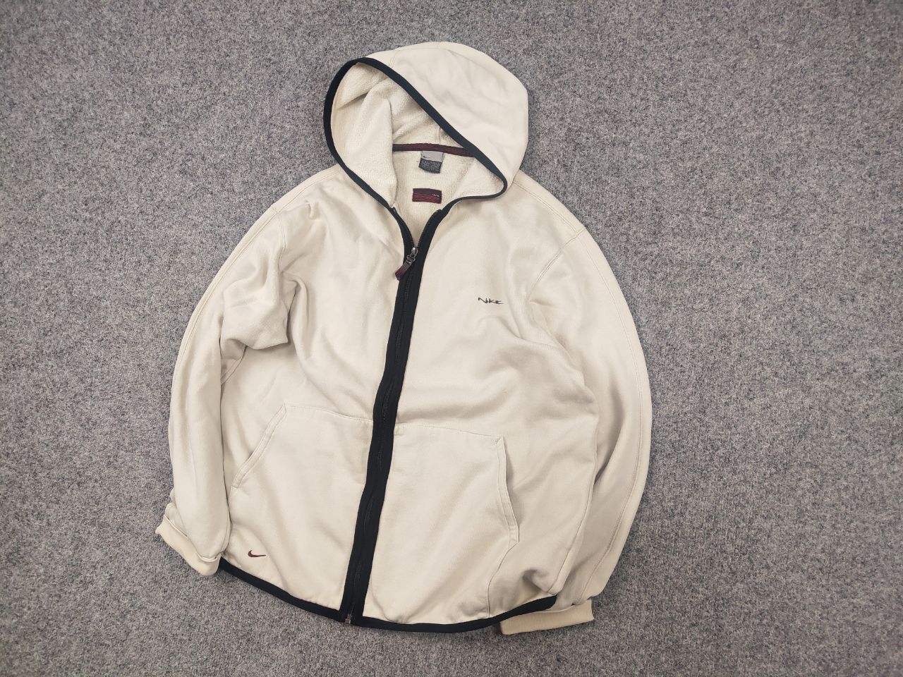Nike Vintage 90's Cream Nike Embroidered Zip Hoodie Distressed Size US M / EU 48-50 / 2 - 4 Thumbnail