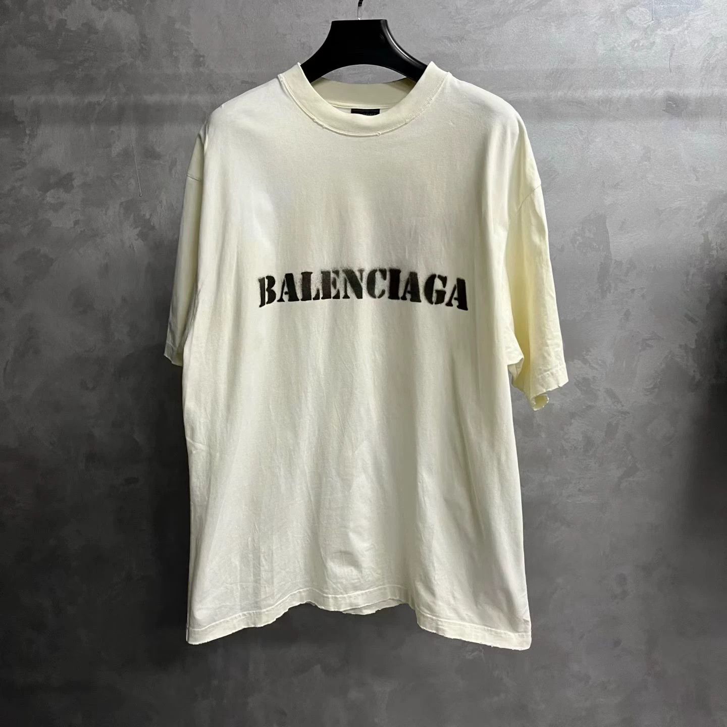 Balenciaga Balenciaga White Letter Distressed Short Sleeve T-shirt Size US XL / EU 56 / 4 - 1 Thumbnail