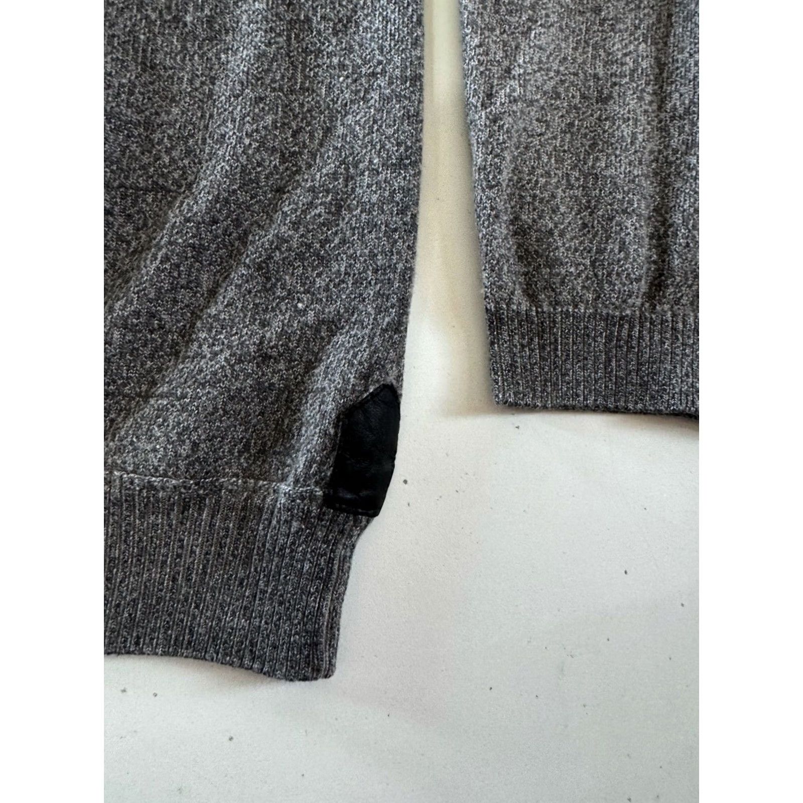 Hugo Boss Hugo Boss Forever Unique Vneck SWEATER Large L Mens Cardigan? Size US L / EU 52-54 / 3 - 4 Thumbnail