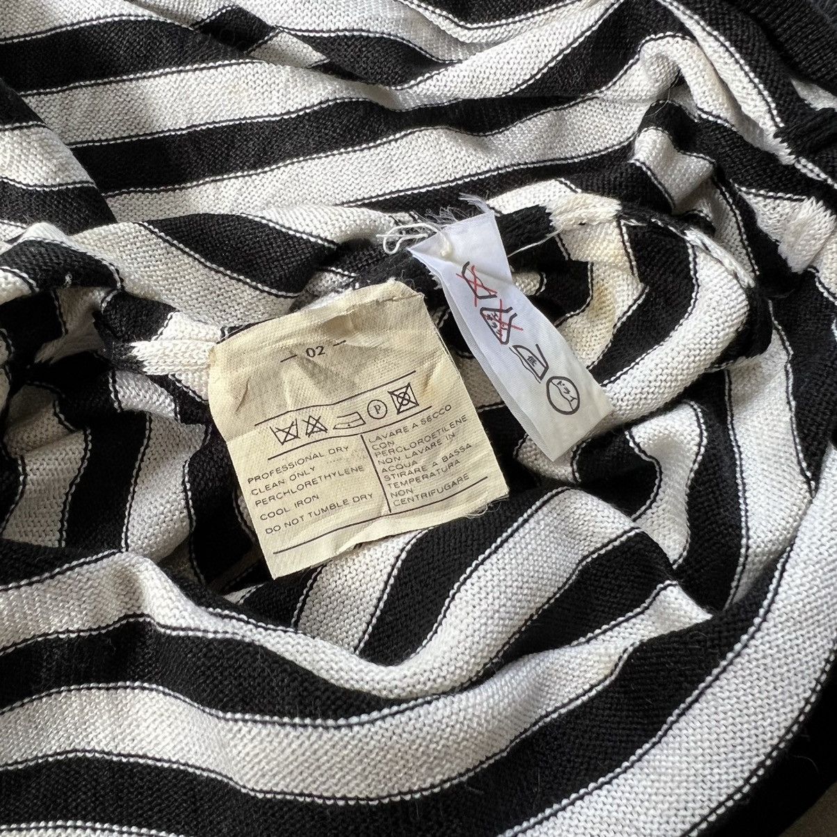 Salvatore Ferragamo Vintage 90s Salvatore Ferragamo Knit Stripe Vest Size M / US 6-8 / IT 42-44 - 6 Thumbnail