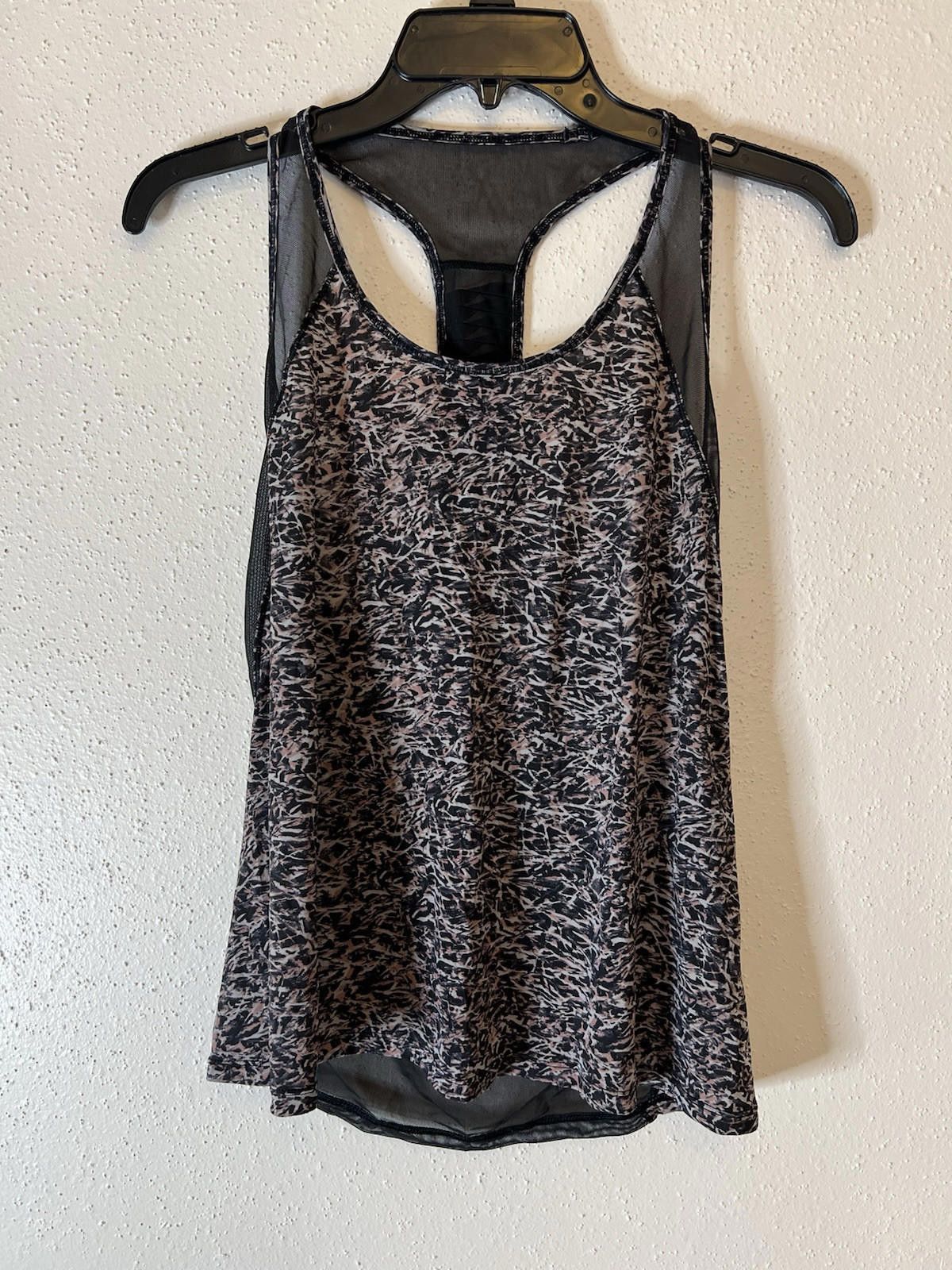 Designer Lululemon 6 Salutation Tank Mini Ripple Boom Pink Black Size M / US 6-8 / IT 42-44 - 1 Thumbnail