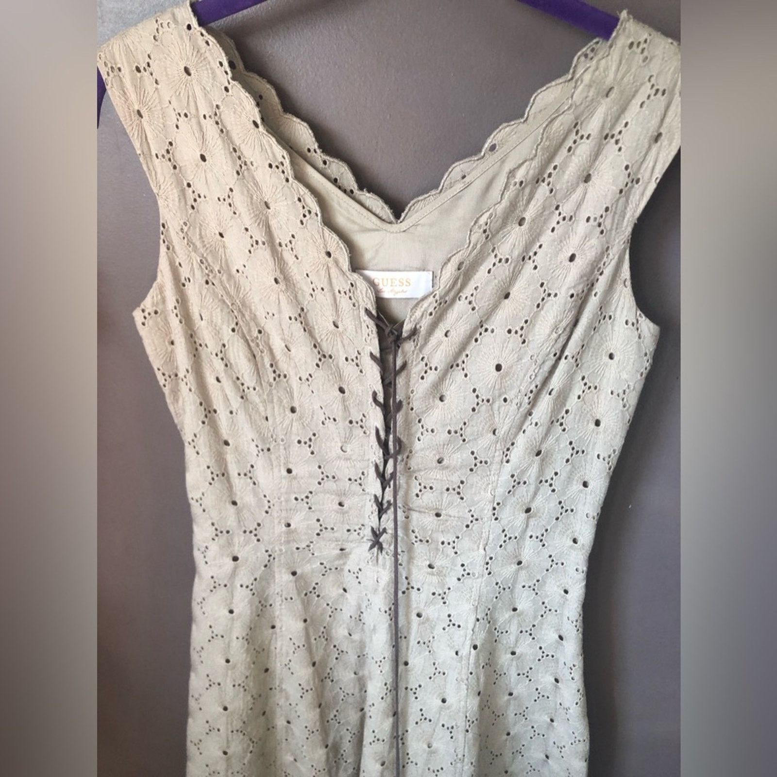 Guess Guess dress floral embroidered in cream/nude Size S / US 4 / IT 40 - 2 Thumbnail