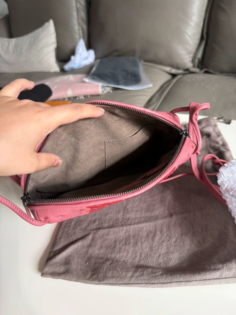 Other bv pink woven flower shoulder bag-2508 Size ONE SIZE - 6 Thumbnail