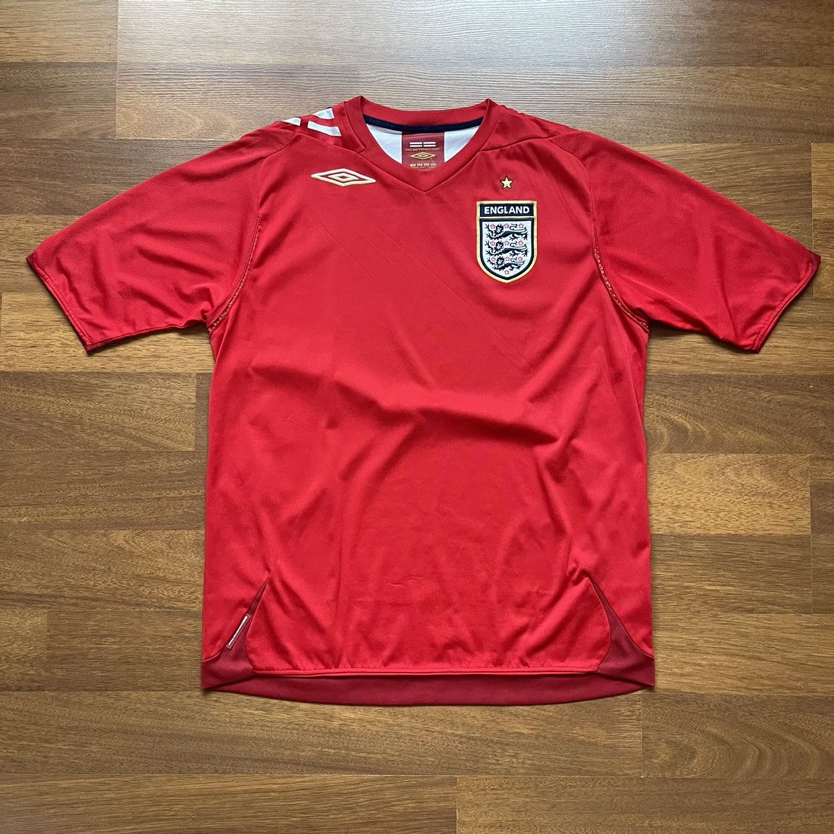 Bob Marley × Umbro ENGLAND UMBRO 2006 WORLD CUP FOOTBALL AWAY JERSEY BOB MARLEY Size US L / EU 52-54 / 3 - 2 Thumbnail