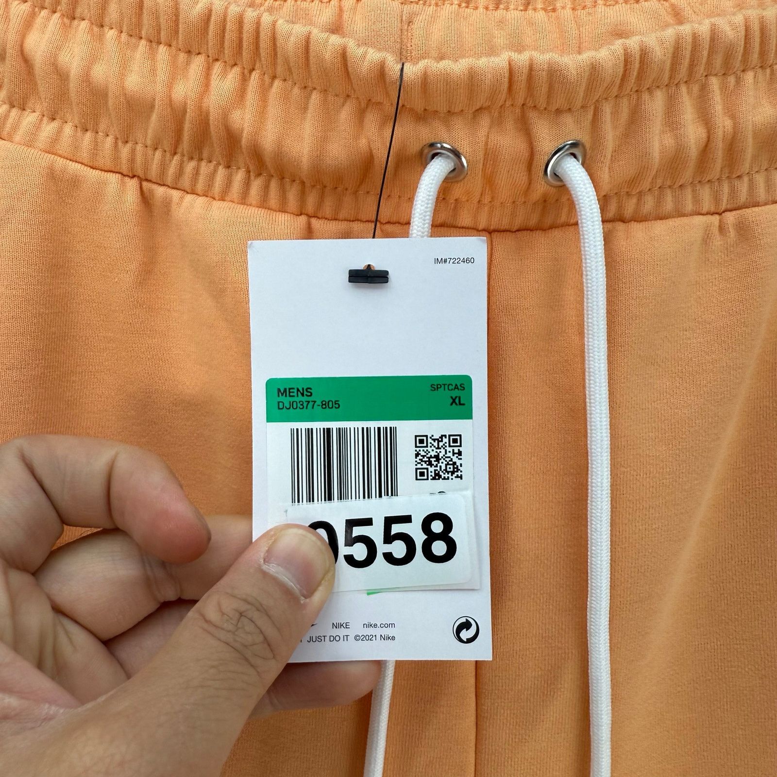 Nike NIKE GENDER NEUTRAL X-LARGE COMFY ORANGE SHORTS DJ0377-805 Size US 32 / EU 48 - 3 Thumbnail