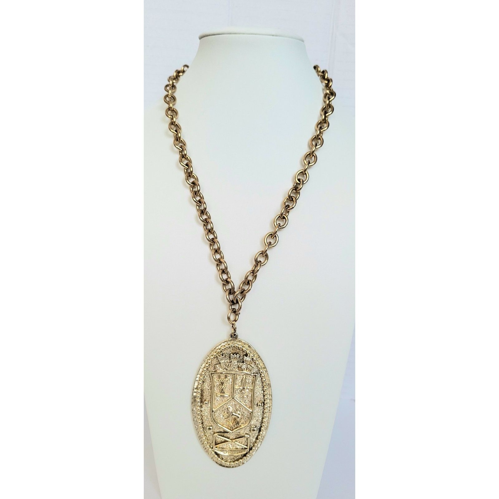 Other Vintage Emmons Medallion Token Necklace Gold Size ONE SIZE - 1 Thumbnail