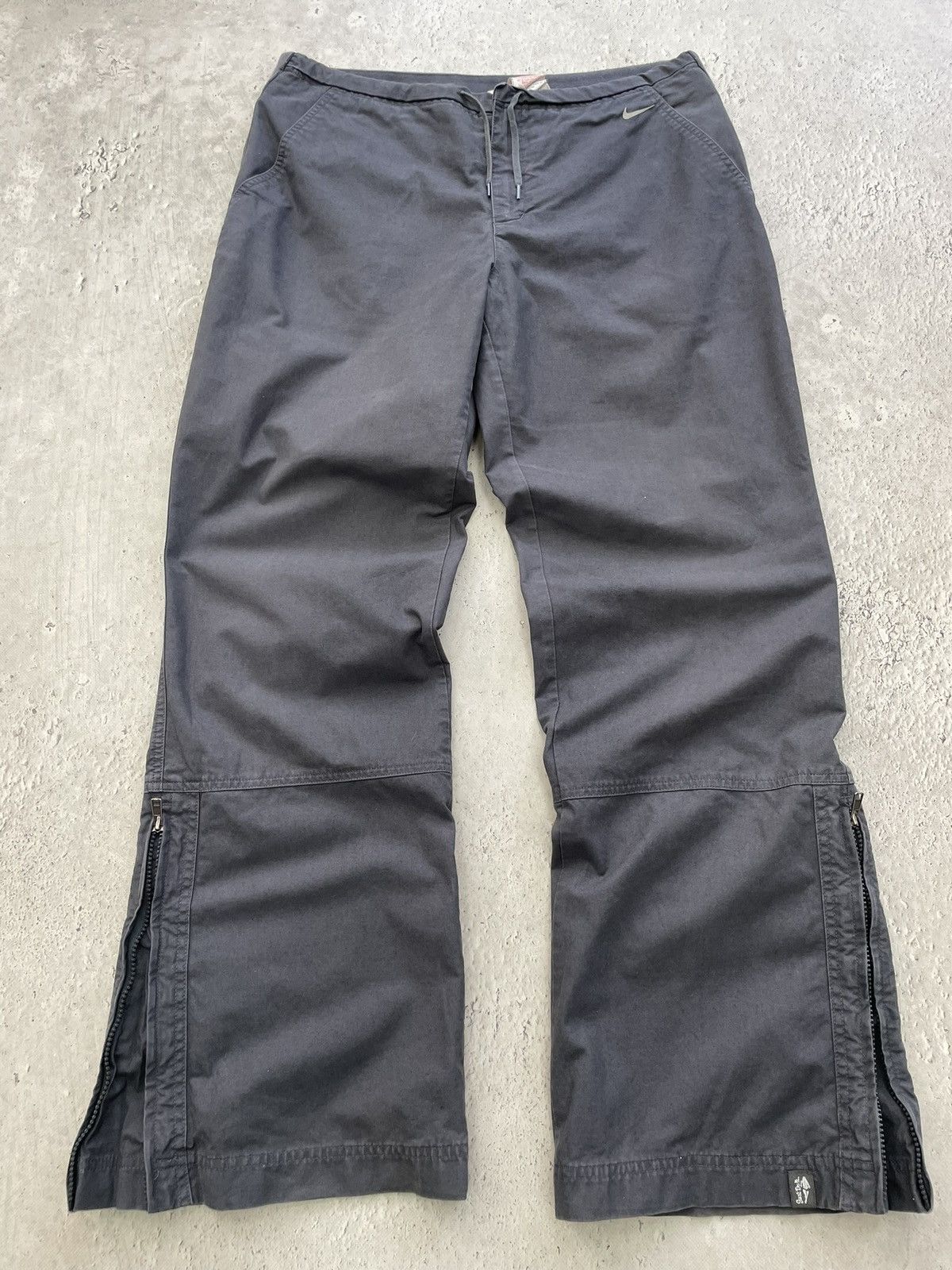 Nike Nike japanese y2k zipper archival drill pants cargo Size US 34 / EU 50 - 2 Thumbnail